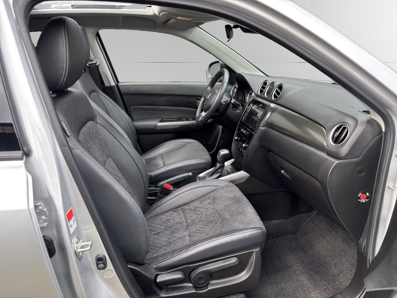 Billede af Suzuki Vitara 1,5 Hybrid Adventure AGS 102HK 5d 6g Aut.
