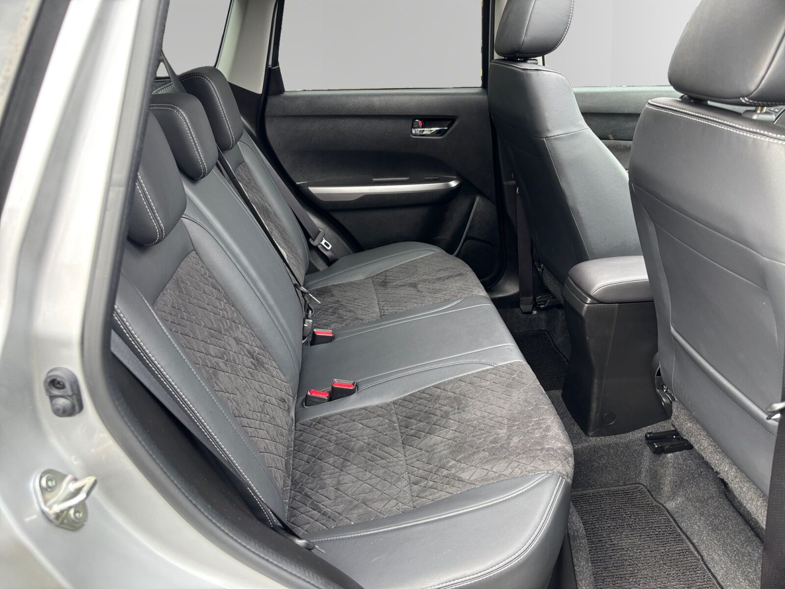 Billede af Suzuki Vitara 1,5 Hybrid Adventure AGS 102HK 5d 6g Aut.