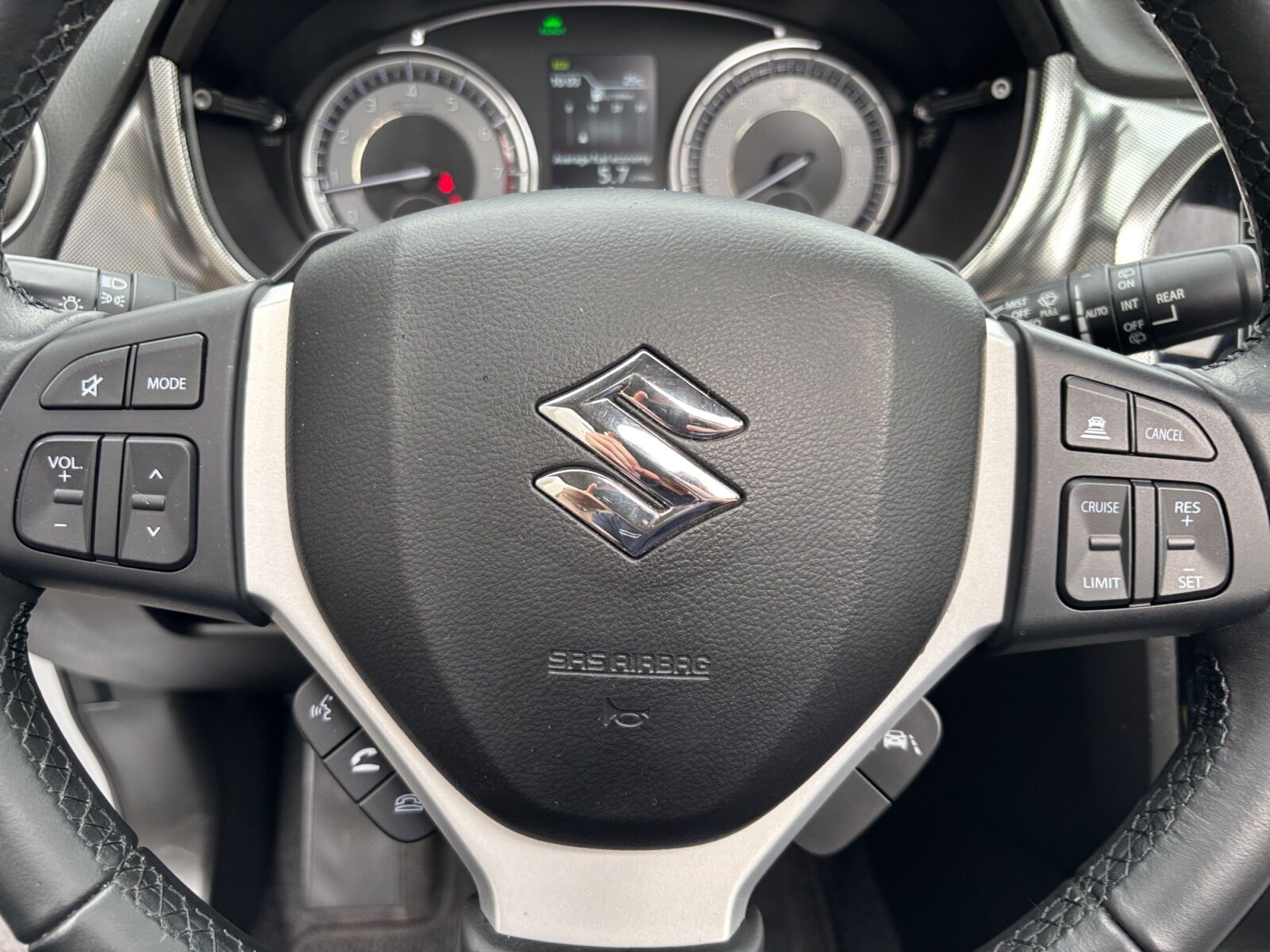 Billede af Suzuki Vitara 1,5 Hybrid Adventure AGS 102HK 5d 6g Aut.