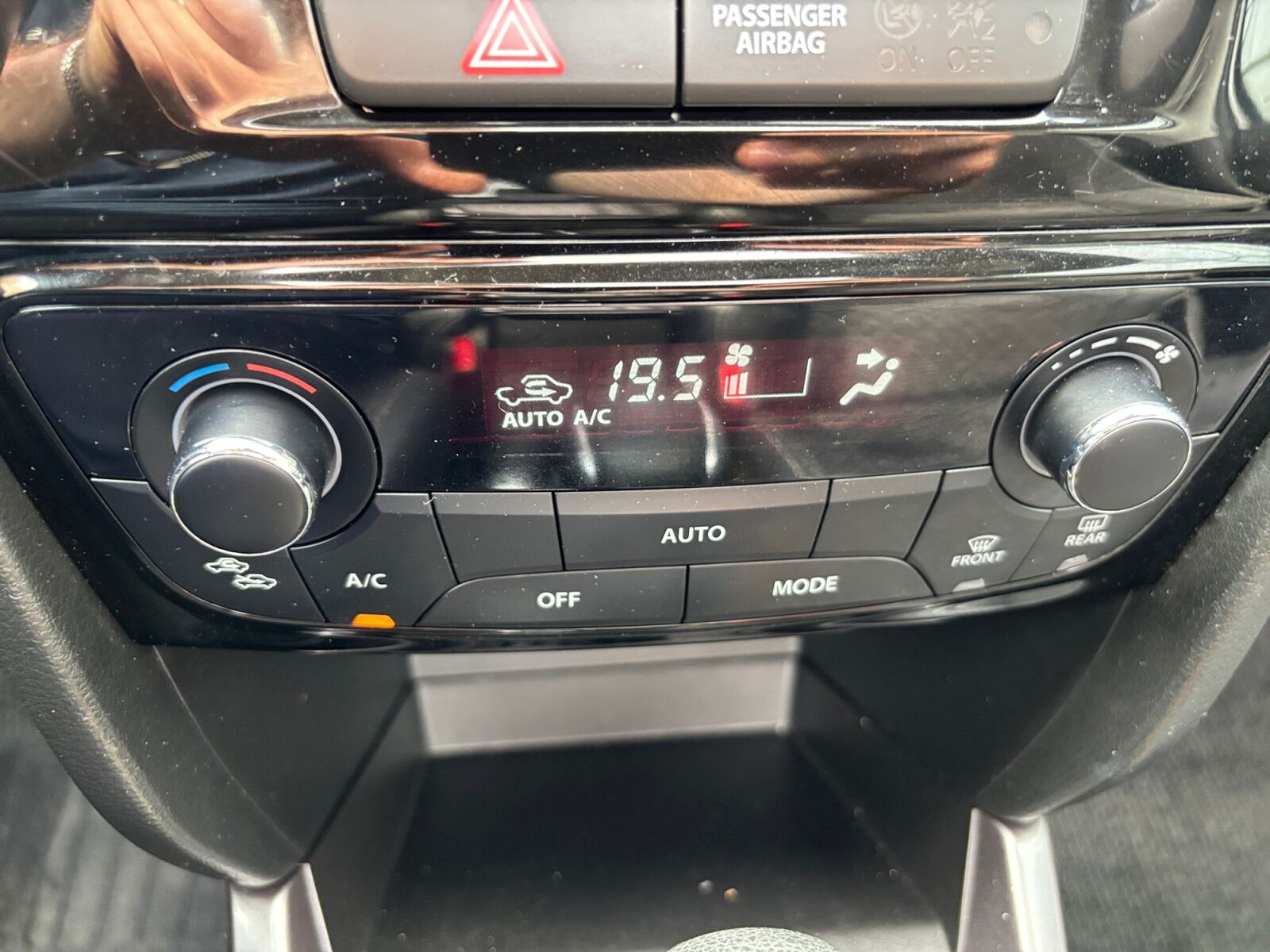 Billede af Suzuki Vitara 1,5 Hybrid Adventure AGS 102HK 5d 6g Aut.