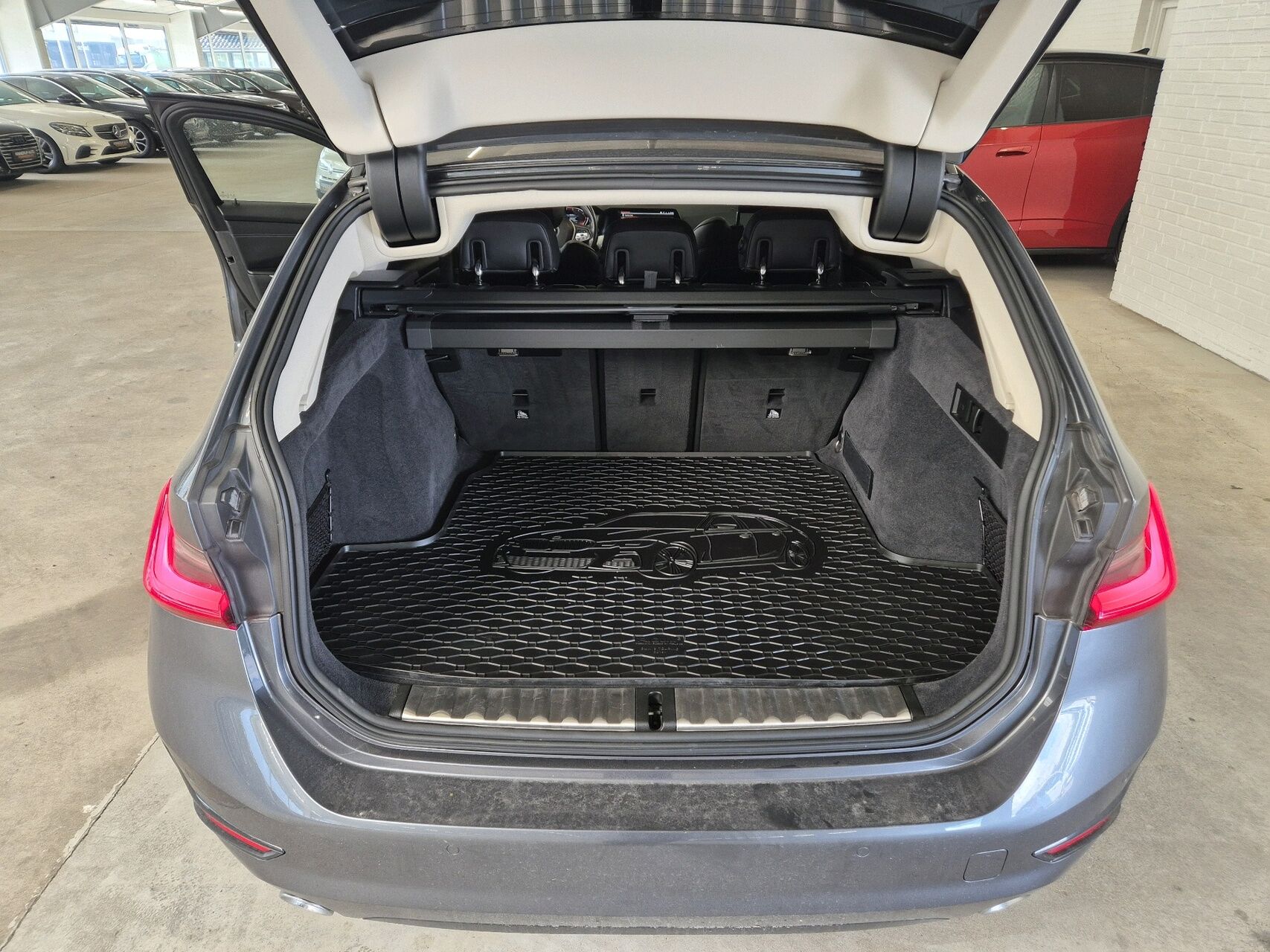 Billede af BMW 320d Touring 2,0 D Sport Line Steptronic 190HK Stc 8g Aut.