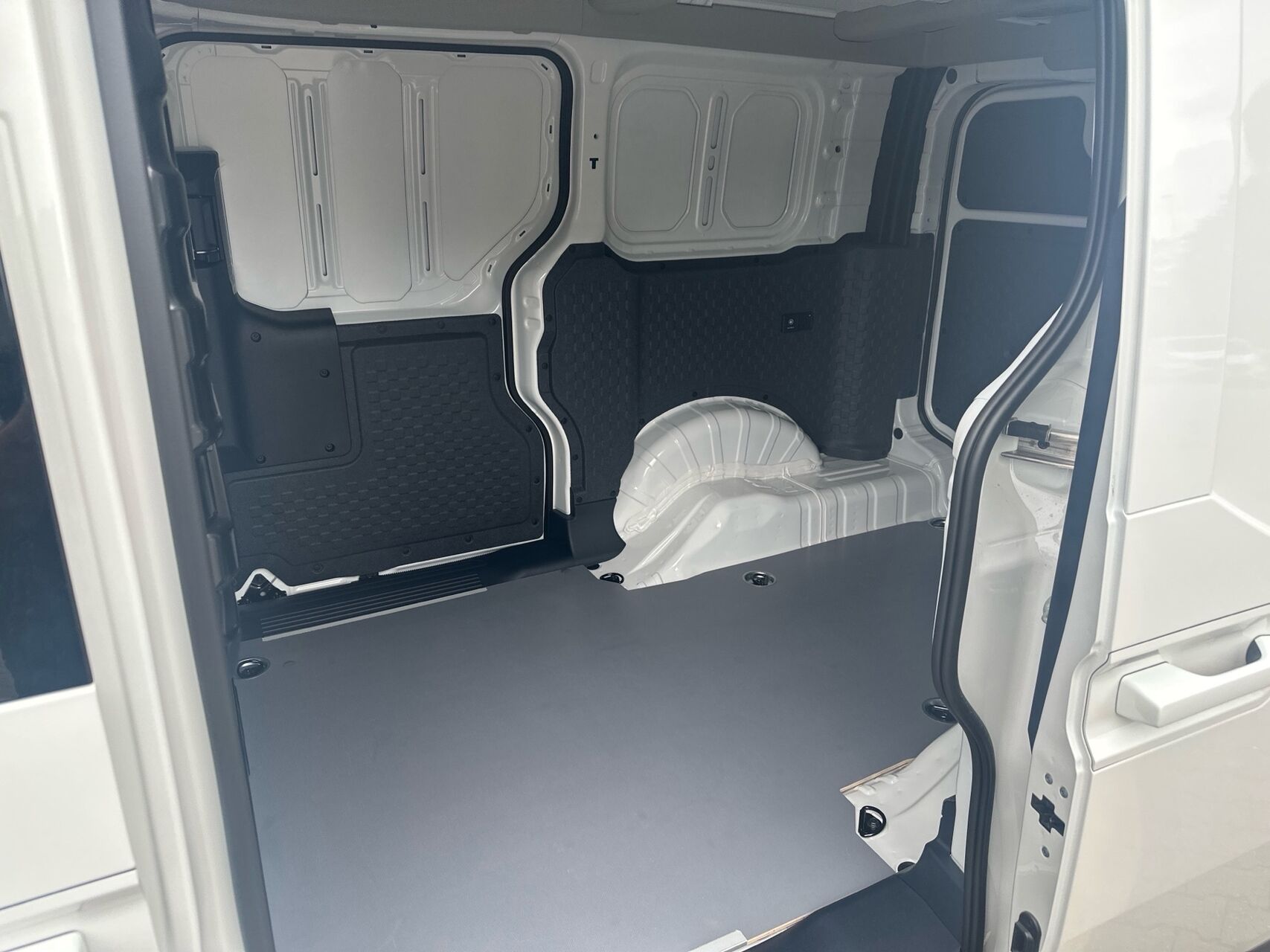 Billede af Kia PV5 Cargo L2H1 EL Long Range Work 163HK Van Aut.