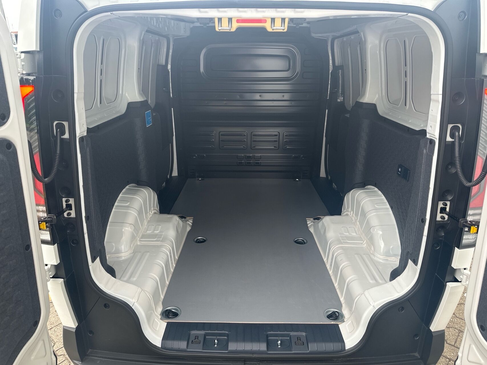 Billede af Kia PV5 Cargo L2H1 EL Long Range Work 163HK Van Aut.