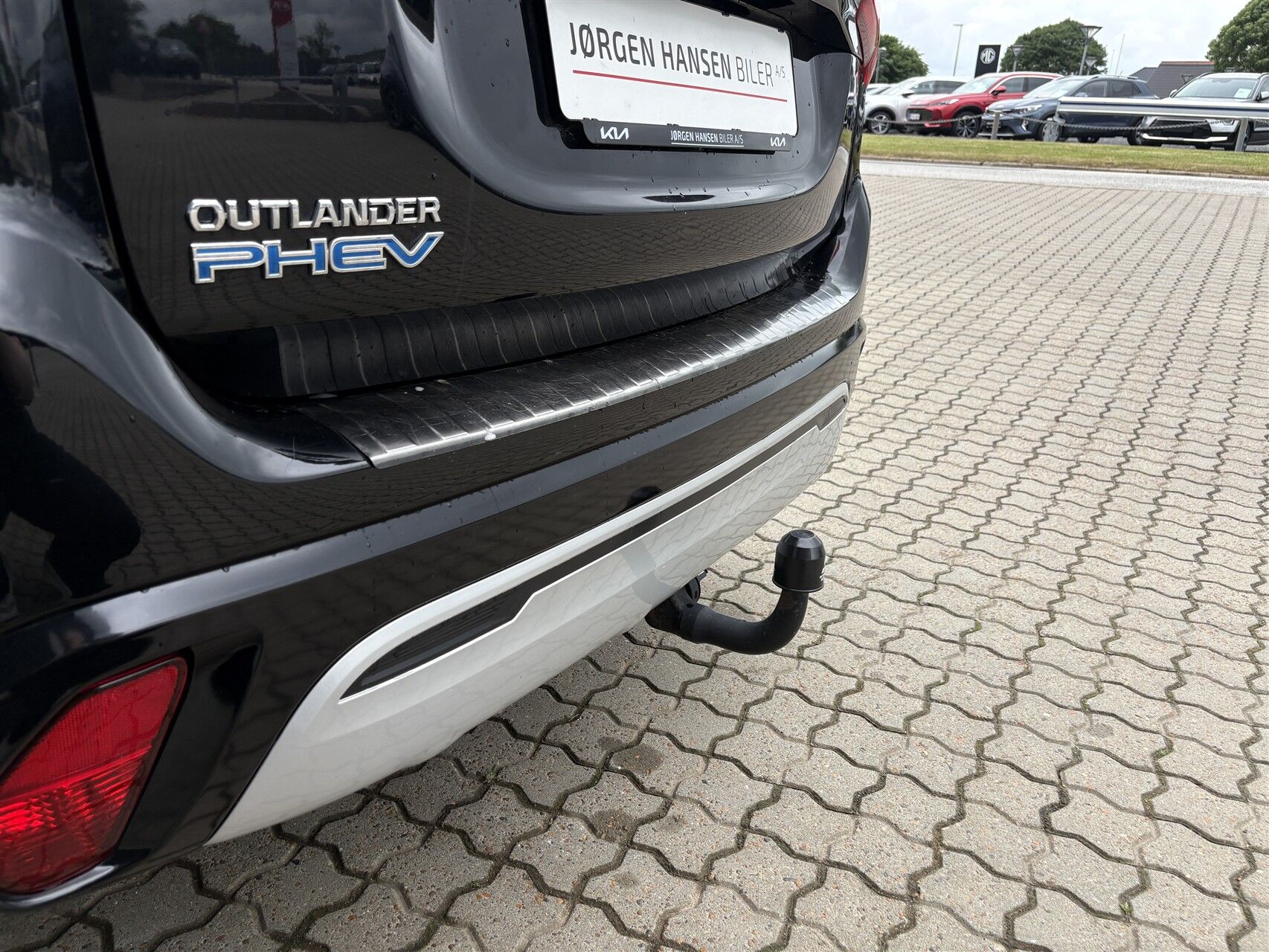 Billede af Mitsubishi Outlander 2,4 PHEV  Plugin-hybrid Invite+ 4WD 224HK 5d 6g Trinl. Gear