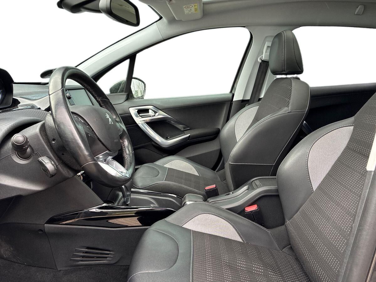 Billede af Peugeot 2008 1,2 e-THP Selection Sky EAT6 110HK 5d 6g Aut.