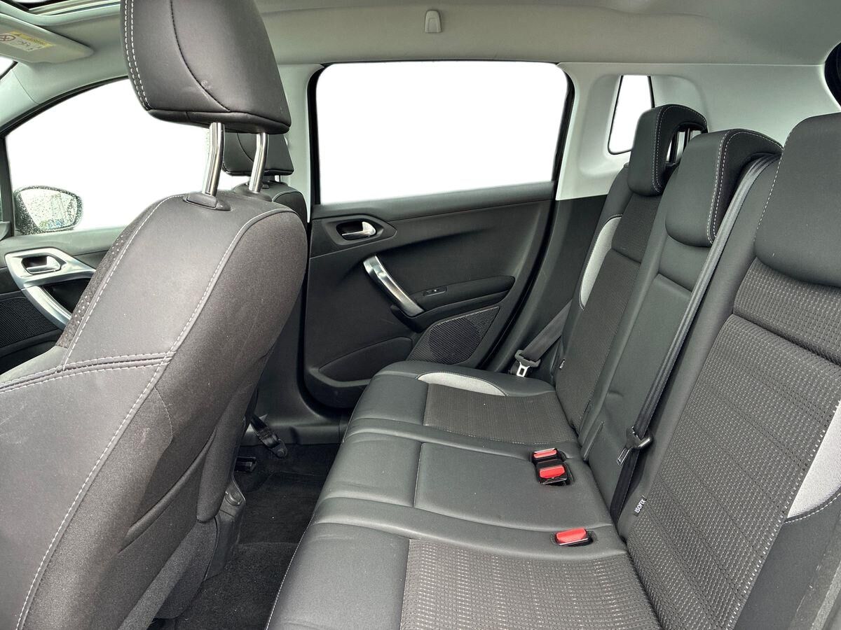 Billede af Peugeot 2008 1,2 e-THP Selection Sky EAT6 110HK 5d 6g Aut.