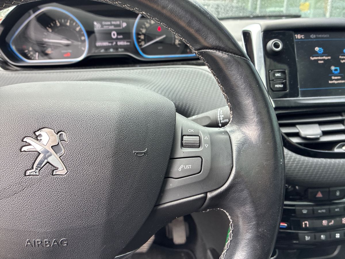 Billede af Peugeot 2008 1,2 e-THP Selection Sky EAT6 110HK 5d 6g Aut.