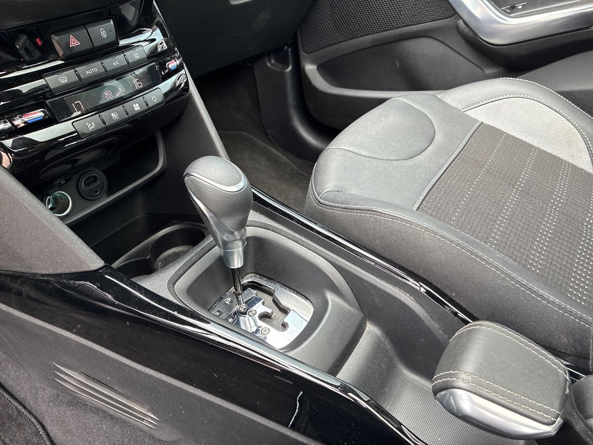 Billede af Peugeot 2008 1,2 e-THP Selection Sky EAT6 110HK 5d 6g Aut.