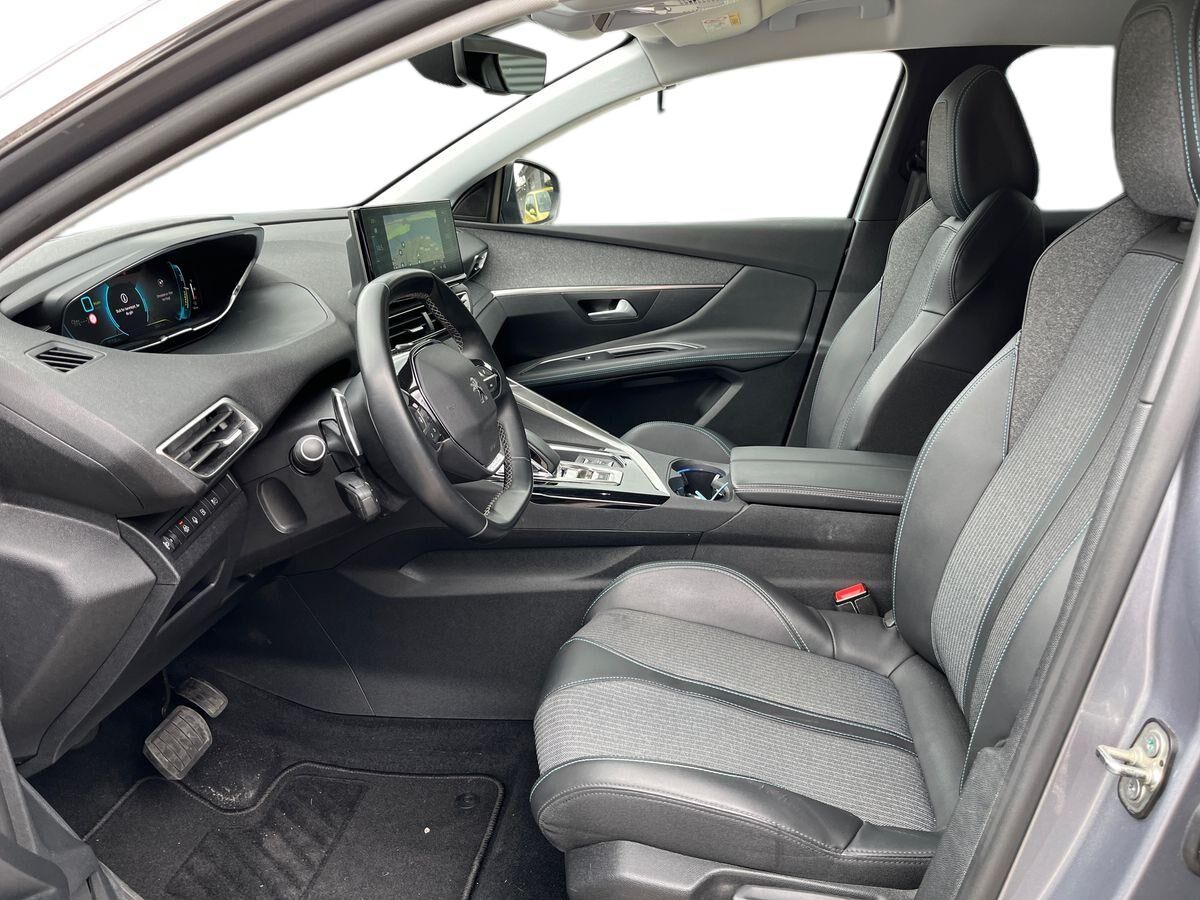 Billede af Peugeot 3008 1,6 PureTech  Plugin-hybrid Allure Pack EAT8 225HK 5d 8g Aut.