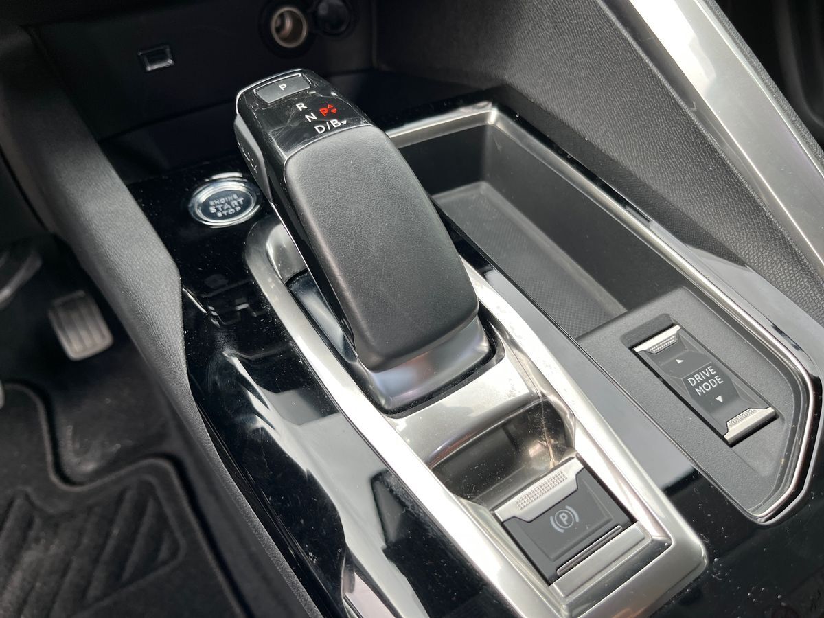 Billede af Peugeot 3008 1,6 PureTech  Plugin-hybrid Allure Pack EAT8 225HK 5d 8g Aut.