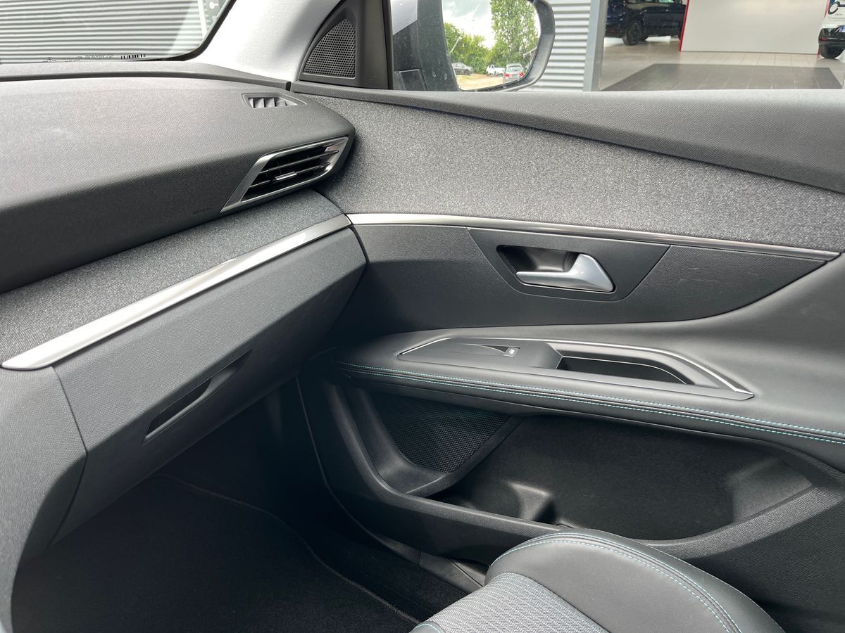 Billede af Peugeot 3008 1,6 PureTech  Plugin-hybrid Allure Pack EAT8 225HK 5d 8g Aut.