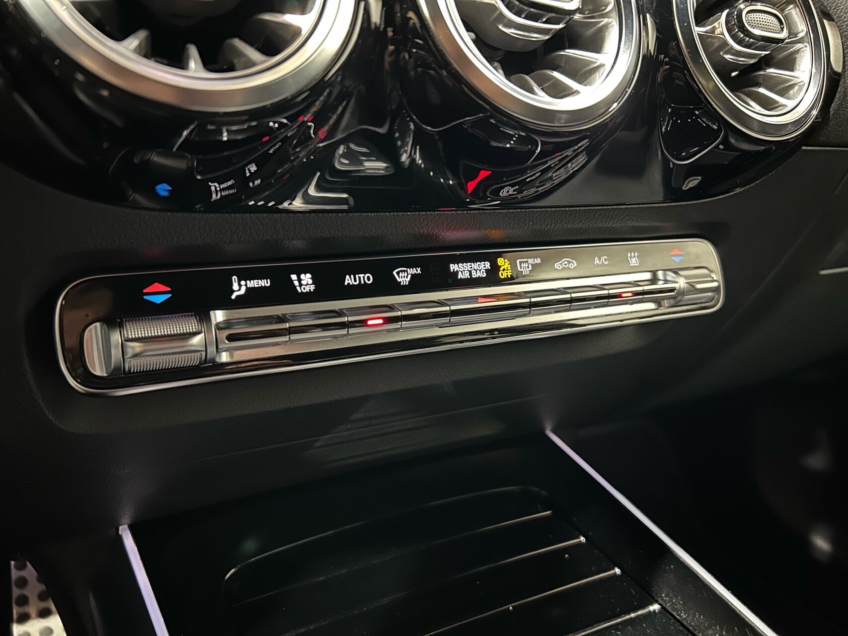 Billede af Mercedes-Benz EQA 300 EL AMG Line 4Matic 228HK 5d Aut.