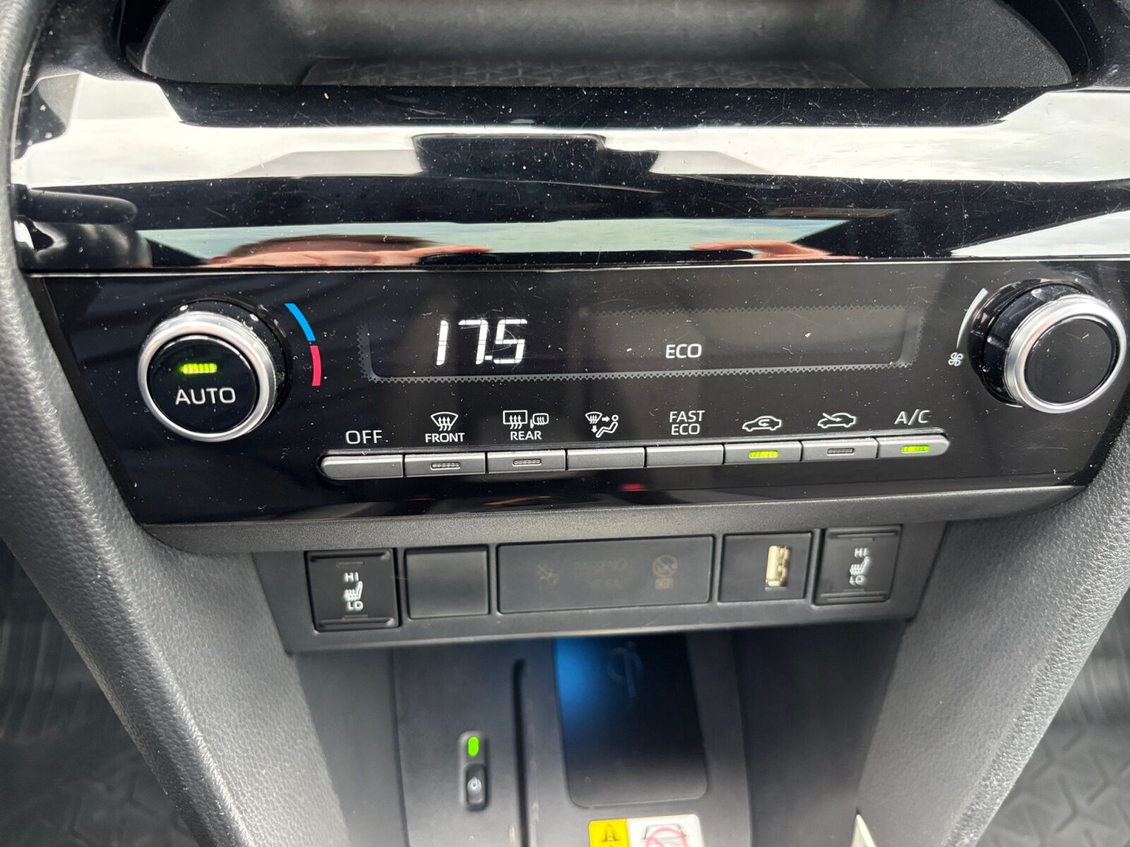 Billede af Toyota Yaris Cross 1,5 Hybrid Style Technology Plus 116HK 5d Trinl. Gear