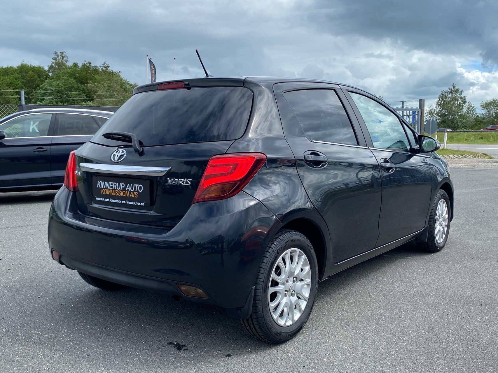 Billede af Toyota Yaris 1,3 VVT-I Lounge Edition 100HK 5d 6g