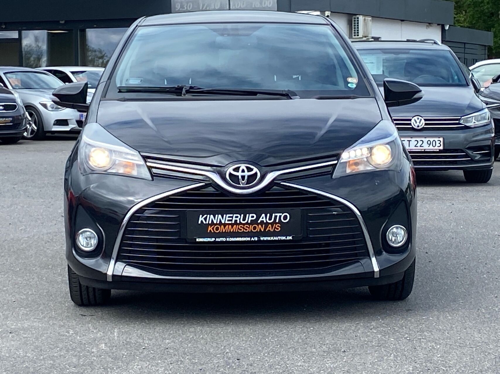 Billede af Toyota Yaris 1,3 VVT-I Lounge Edition 100HK 5d 6g