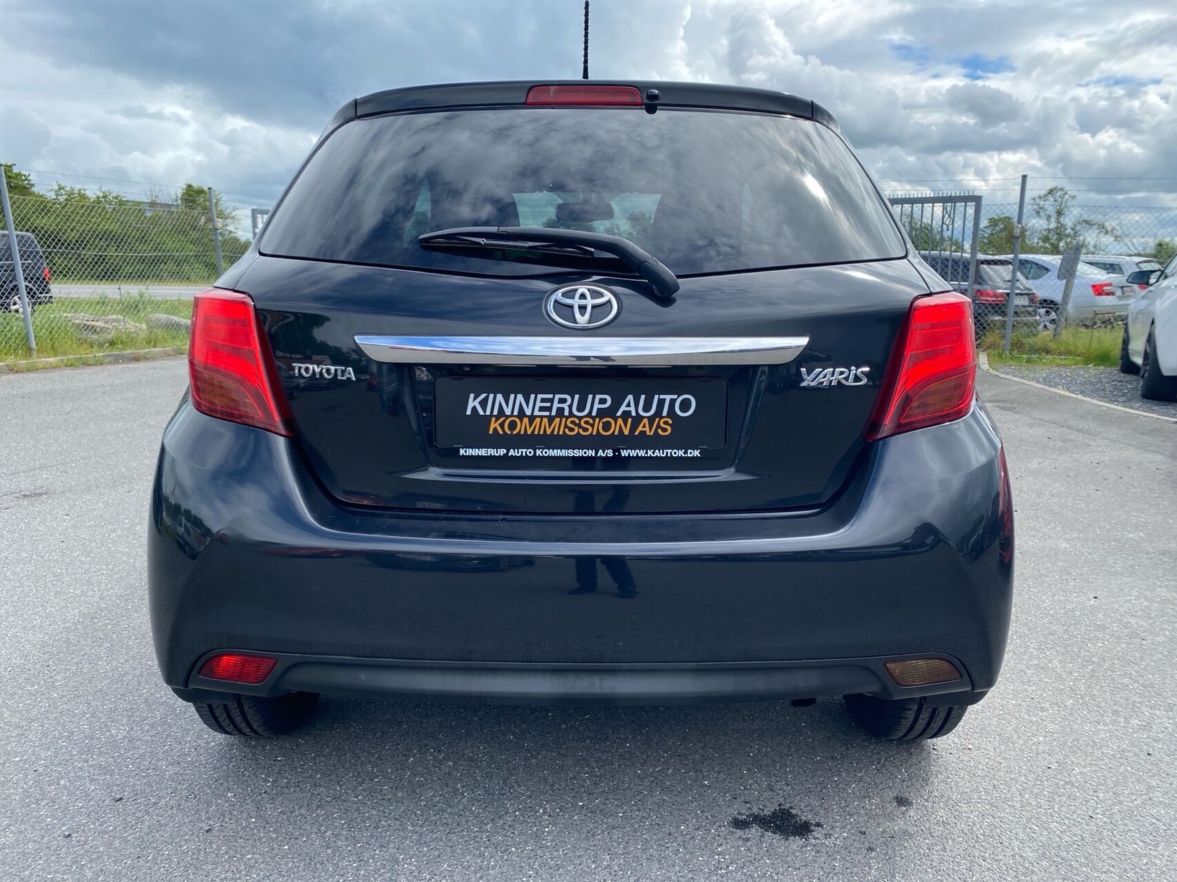 Billede af Toyota Yaris 1,3 VVT-I Lounge Edition 100HK 5d 6g