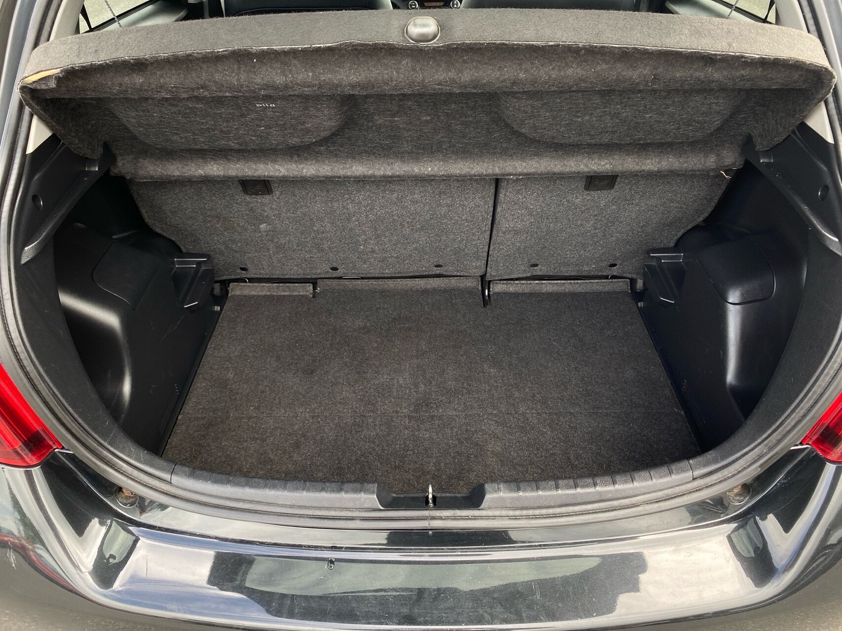 Billede af Toyota Yaris 1,3 VVT-I Lounge Edition 100HK 5d 6g