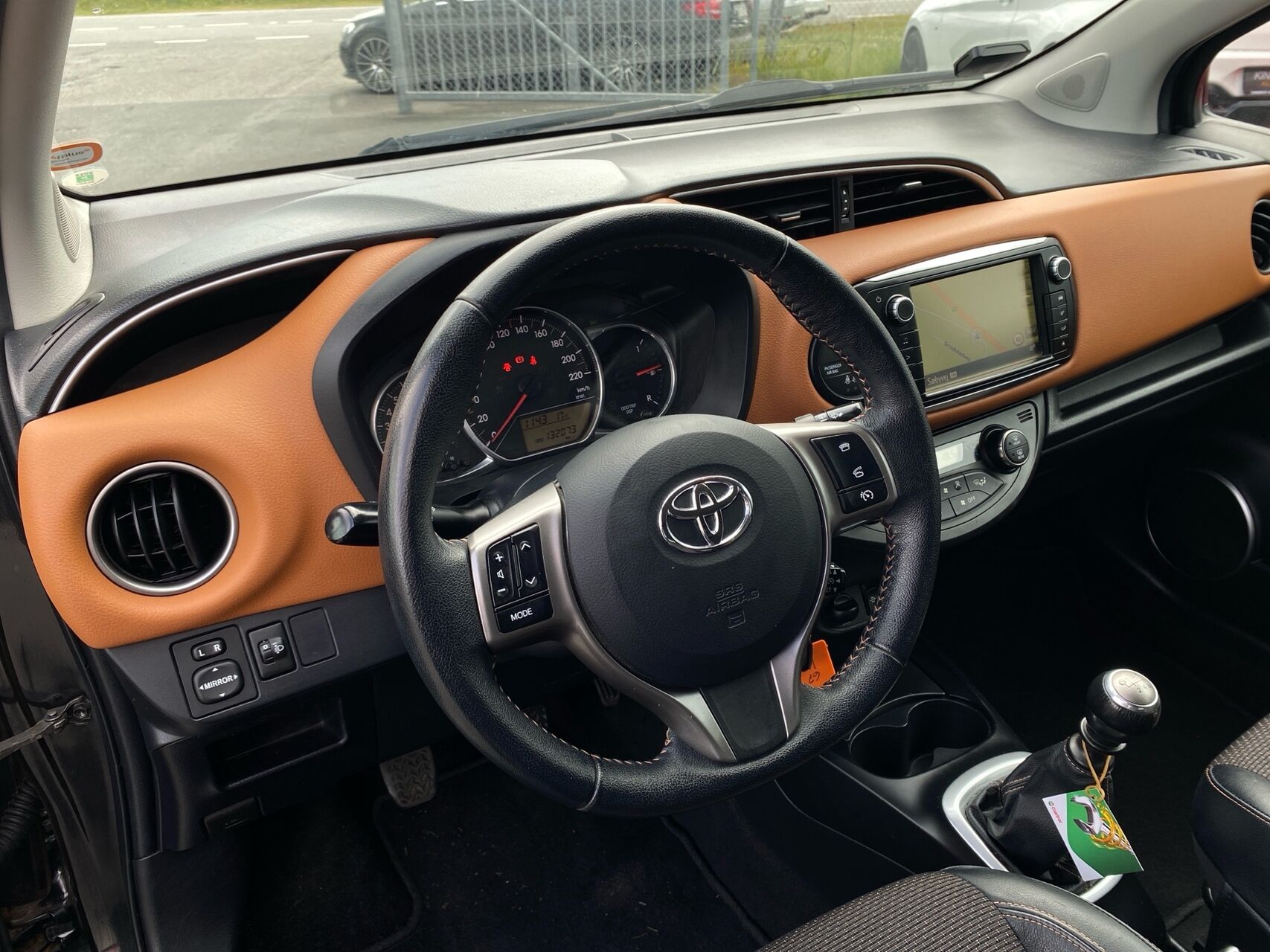 Billede af Toyota Yaris 1,3 VVT-I Lounge Edition 100HK 5d 6g
