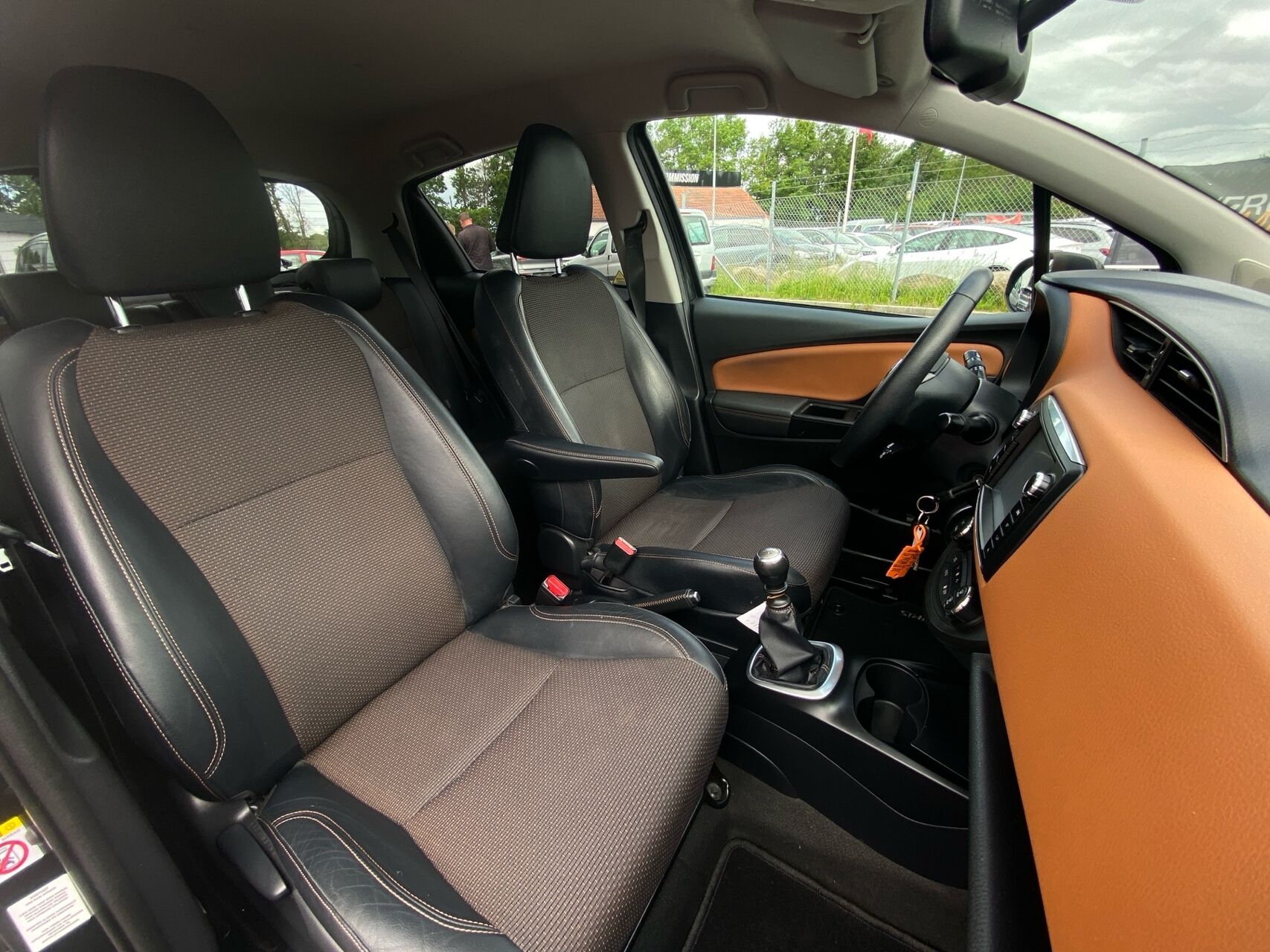 Billede af Toyota Yaris 1,3 VVT-I Lounge Edition 100HK 5d 6g