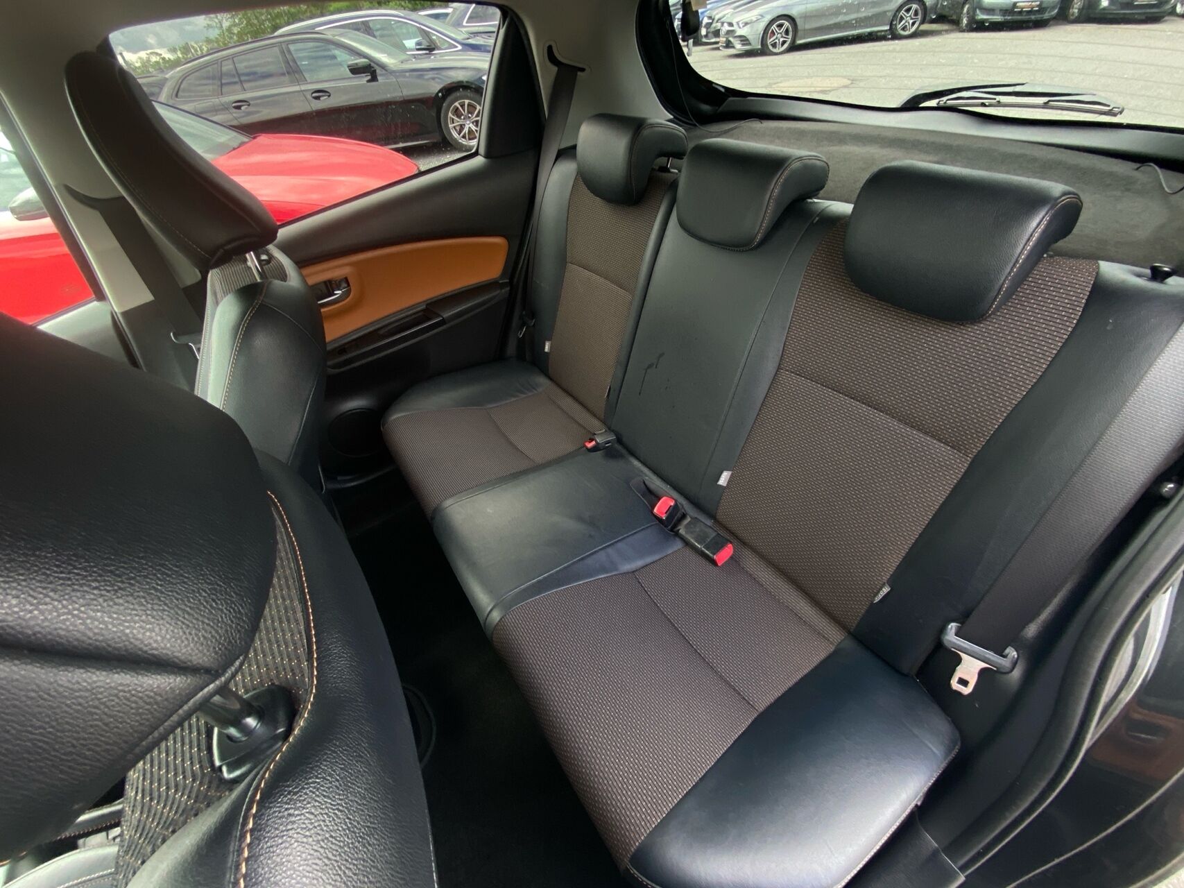 Billede af Toyota Yaris 1,3 VVT-I Lounge Edition 100HK 5d 6g