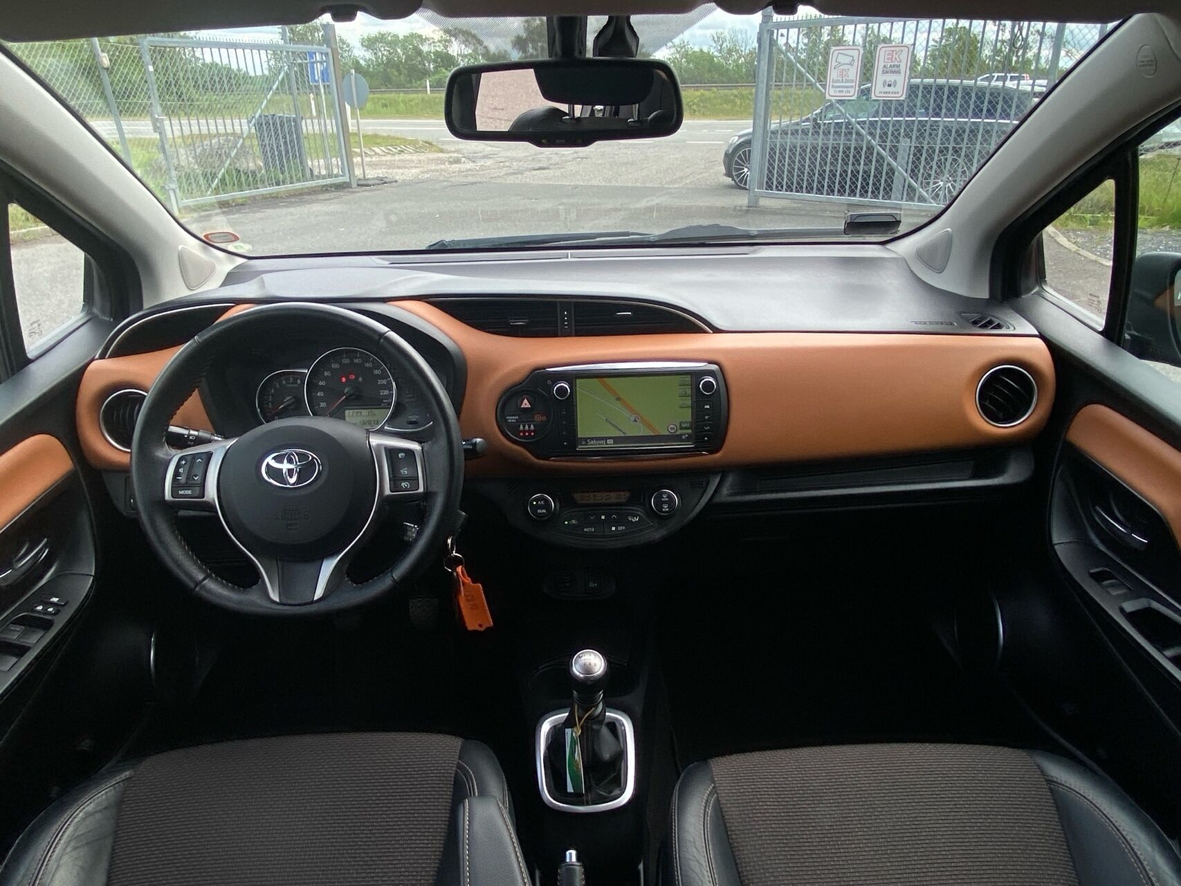 Billede af Toyota Yaris 1,3 VVT-I Lounge Edition 100HK 5d 6g
