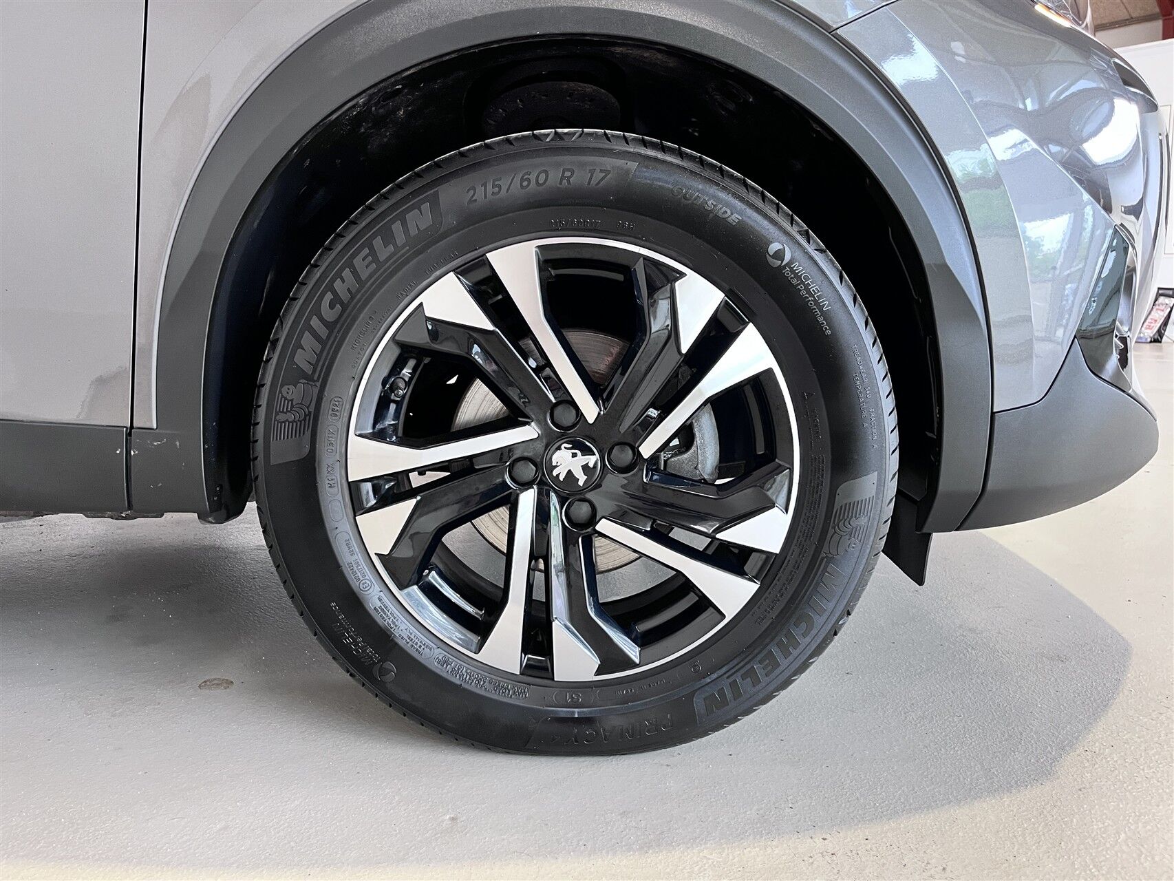 Billede af Peugeot 2008 1,2 PureTech Selection Tech EAT8 130HK 5d 8g Aut.
