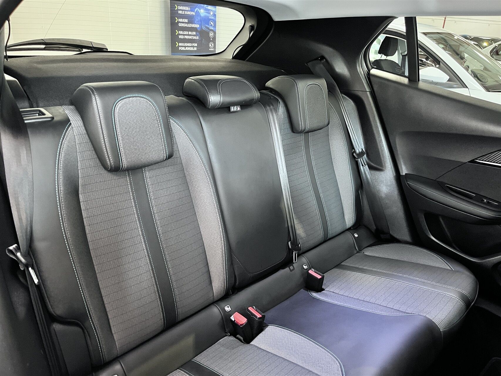 Billede af Peugeot 2008 1,2 PureTech Selection Tech EAT8 130HK 5d 8g Aut.