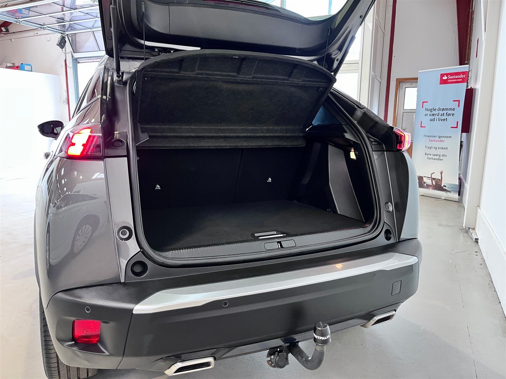 Billede af Peugeot 2008 1,2 PureTech Selection Tech EAT8 130HK 5d 8g Aut.