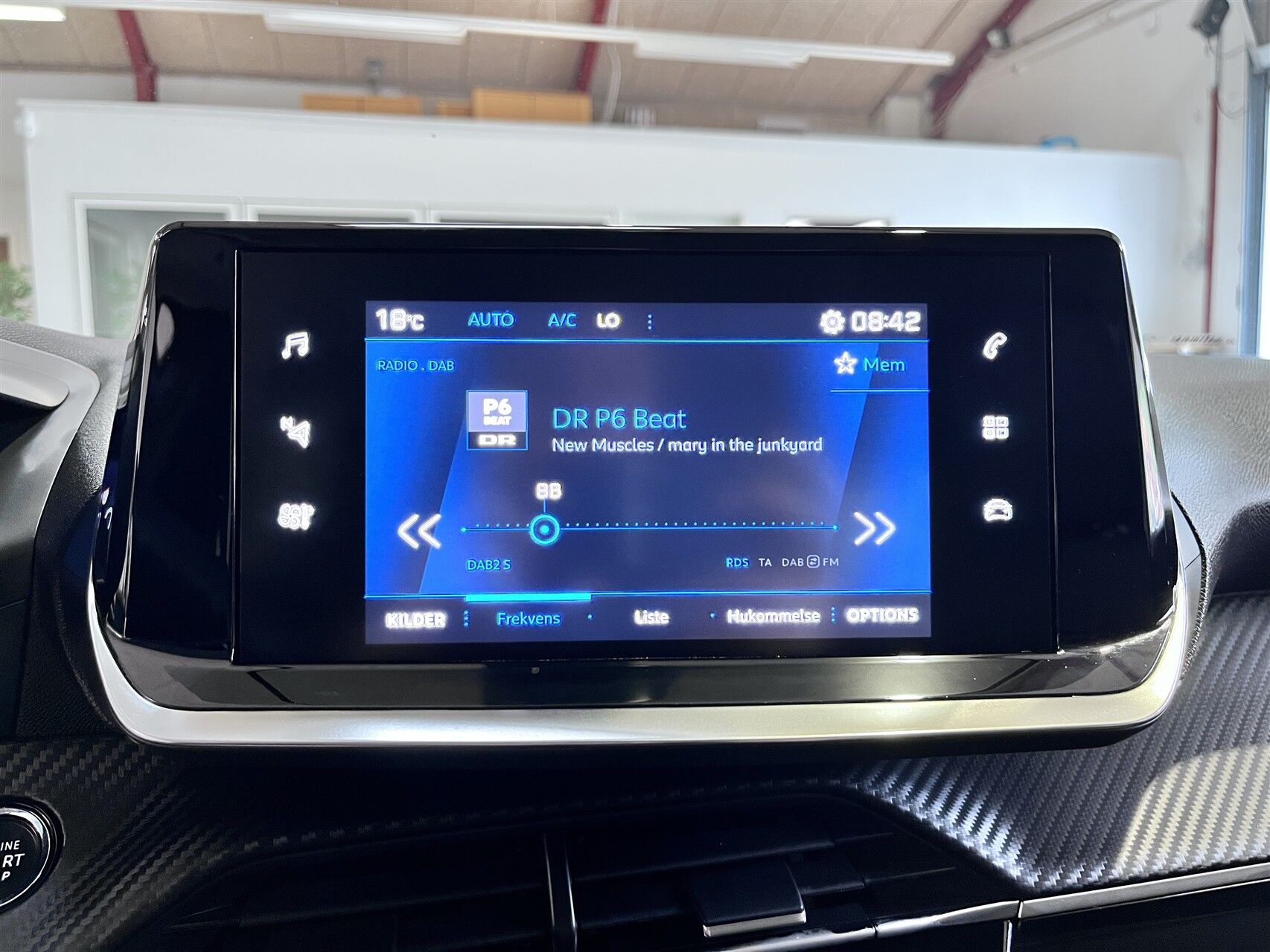 Billede af Peugeot 2008 1,2 PureTech Selection Tech EAT8 130HK 5d 8g Aut.