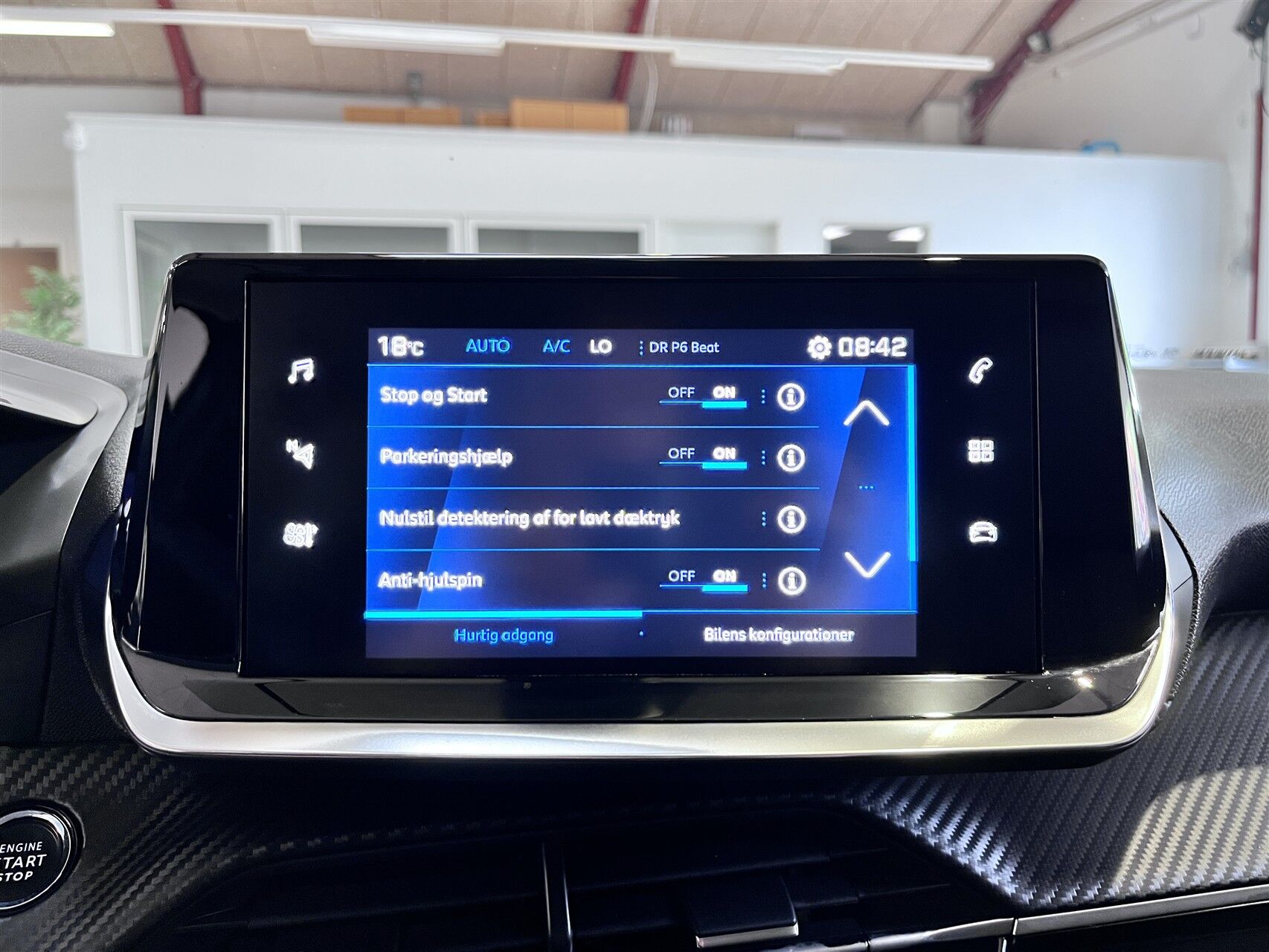 Billede af Peugeot 2008 1,2 PureTech Selection Tech EAT8 130HK 5d 8g Aut.