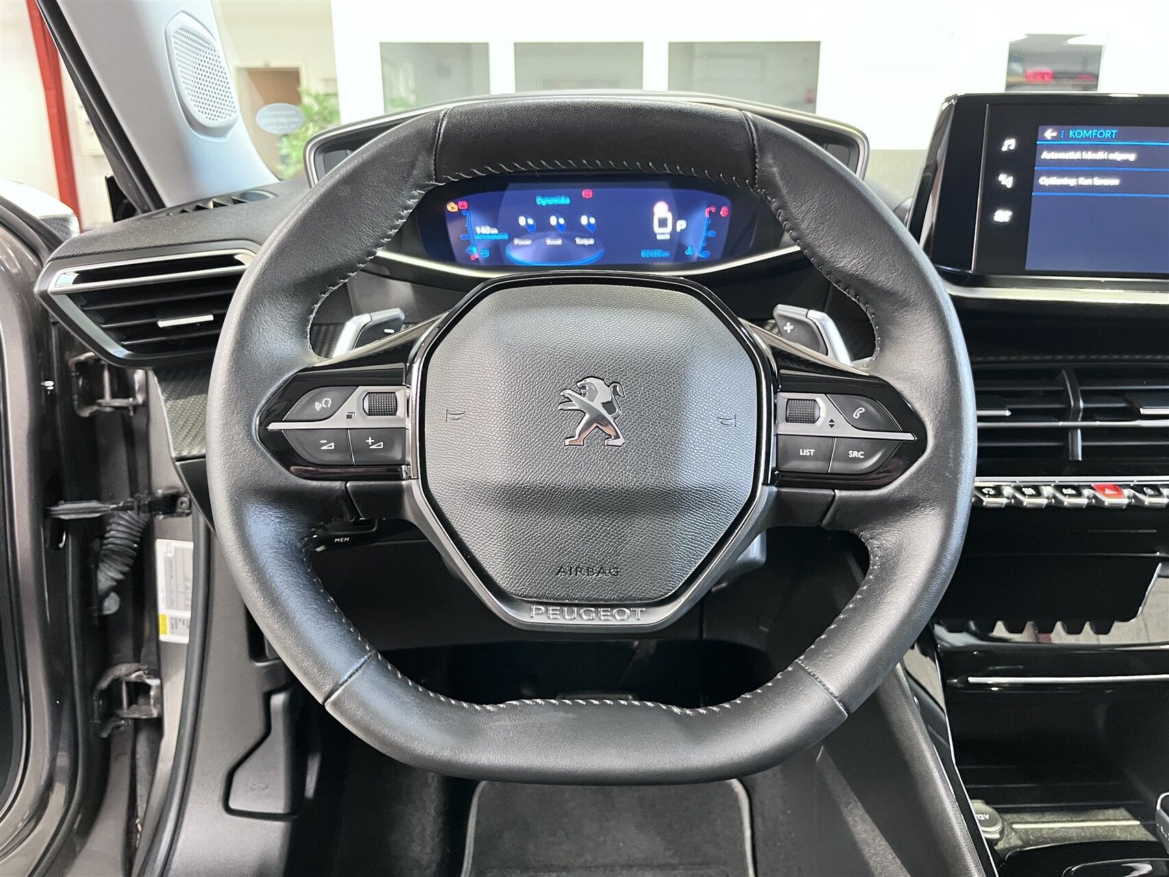 Billede af Peugeot 2008 1,2 PureTech Selection Tech EAT8 130HK 5d 8g Aut.