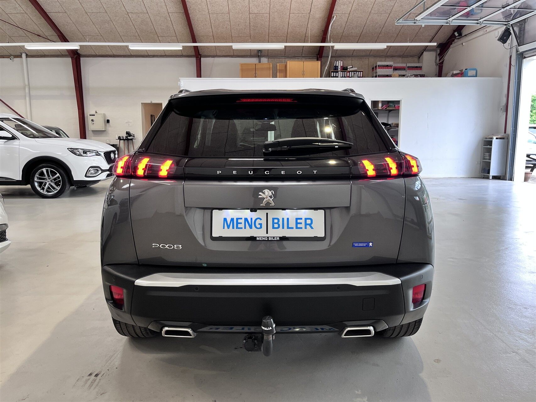 Billede af Peugeot 2008 1,2 PureTech Selection Tech EAT8 130HK 5d 8g Aut.