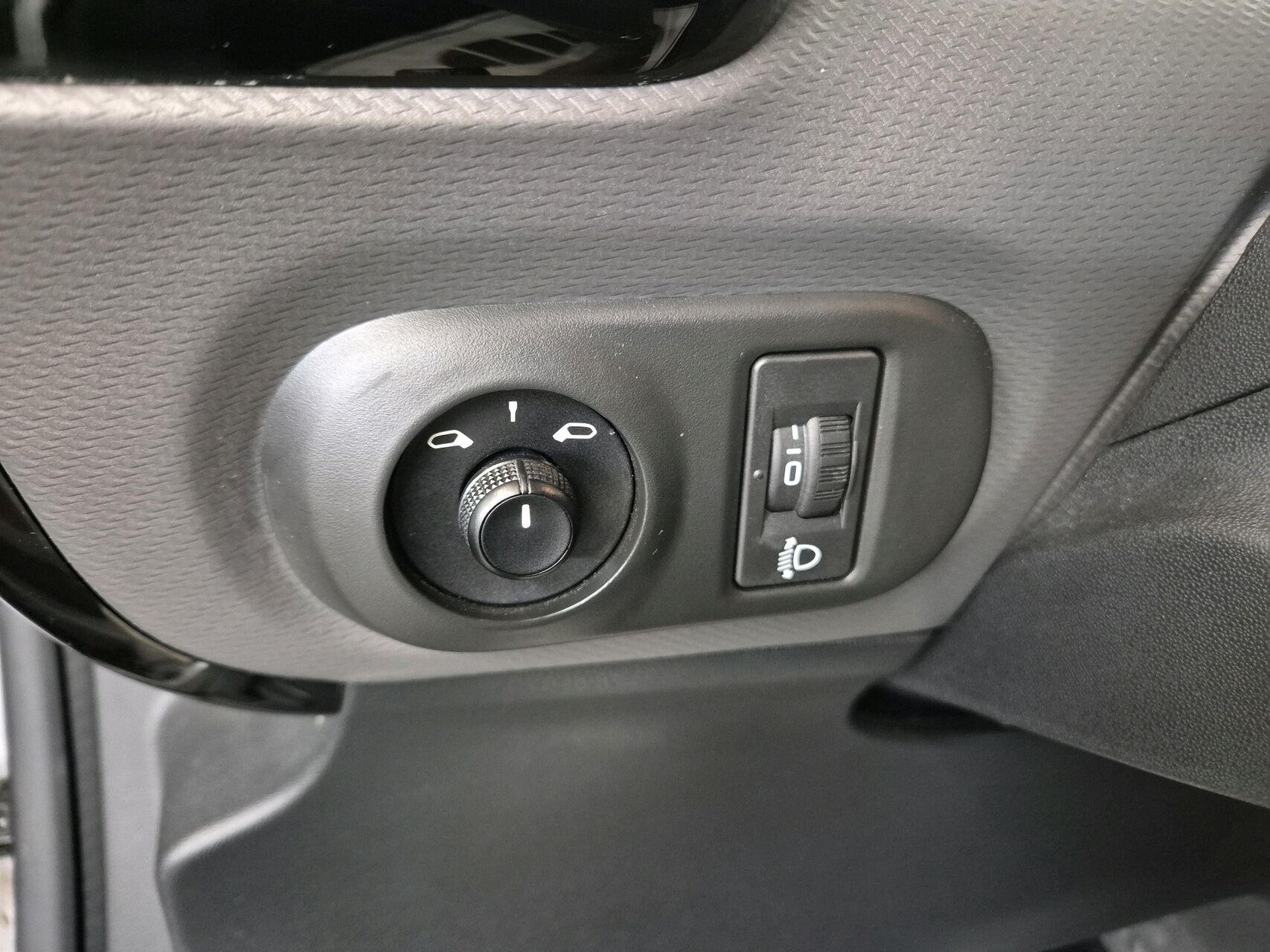 Billede af Citroën C4 Cactus 1,6 Blue HDi Iconic start/stop 100HK 5d