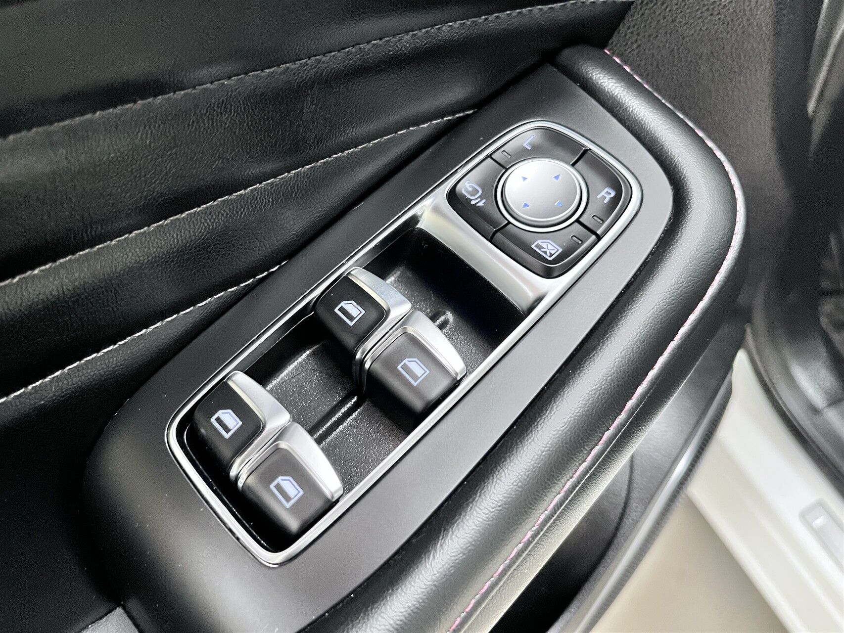 Billede af MG EHS 1,5 T GDI  Plugin-hybrid Luxury 258HK 5d 10g Aut.