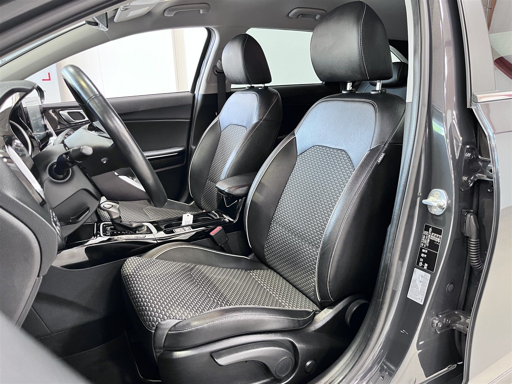 Billede af Kia Ceed SW 1,6 GDI PHEV  Plugin-hybrid Upgrade DCT 141HK Stc 6g Aut.