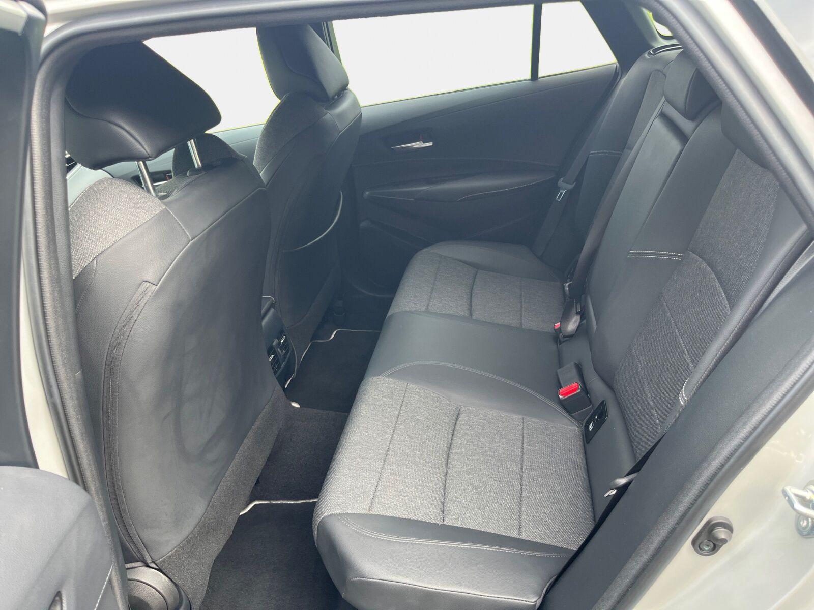 Billede af Toyota Corolla Touring Sports 1,8 Hybrid Style E-CVT 140HK Stc Trinl. Gear