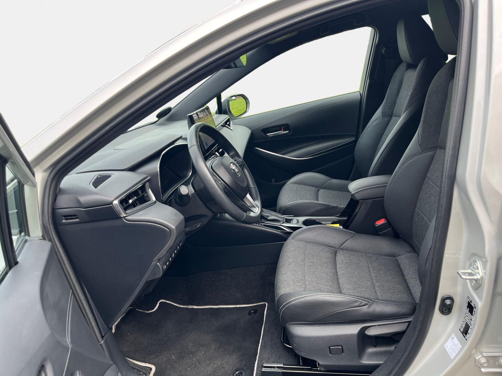 Billede af Toyota Corolla Touring Sports 1,8 Hybrid Style E-CVT 140HK Stc Trinl. Gear