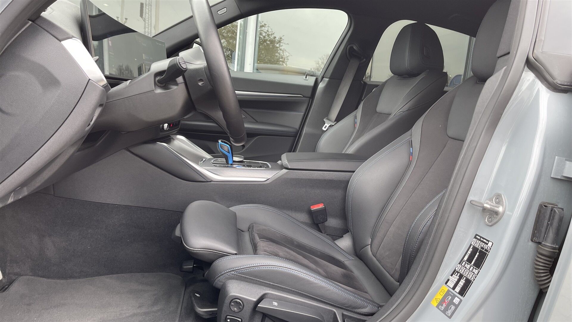 Billede af BMW i4 eDrive35 Fully Charged M-Sport 286HK 5d Trinl. Gear