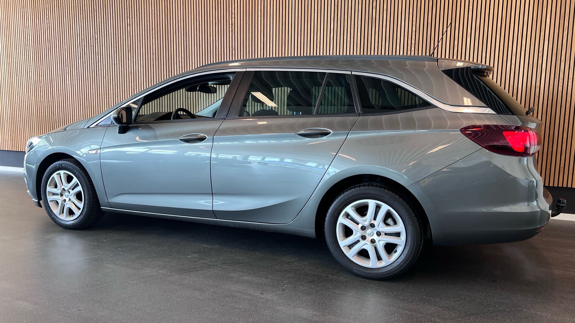 Billede af Opel Astra Sports Tourer 1,0 Turbo Enjoy Start/Stop Easytronic 105HK Stc Aut.