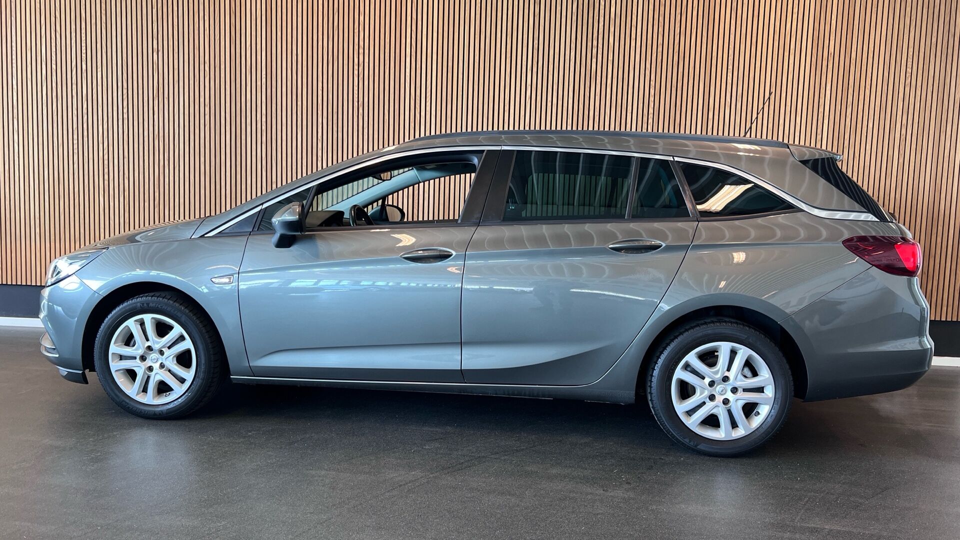 Billede af Opel Astra Sports Tourer 1,0 Turbo Enjoy Start/Stop Easytronic 105HK Stc Aut.