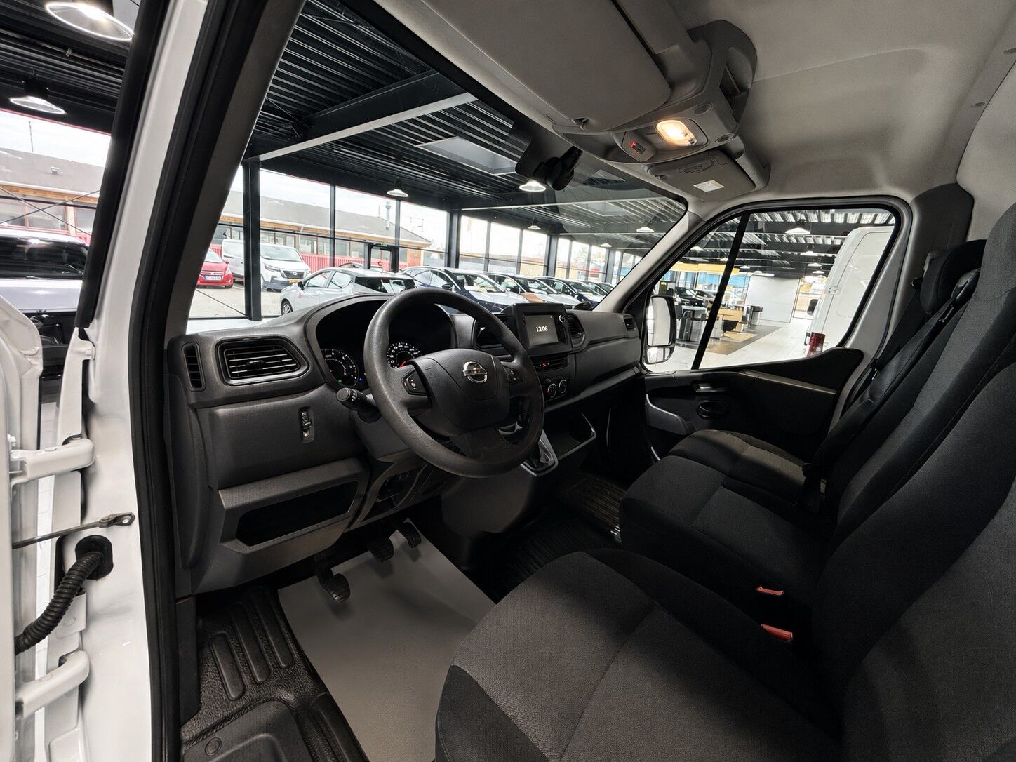 Billede af Nissan Interstar L2H2 2,3 DCi N-Connecta 150HK Van 6g