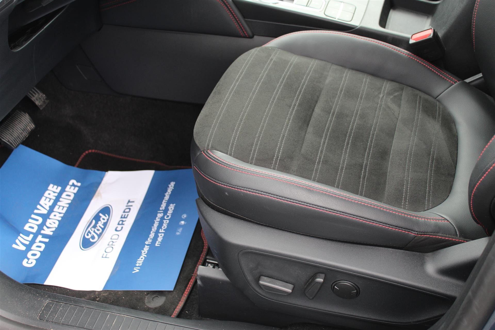 Billede af Ford Kuga 2,5 Plugin-hybrid ST-Line X CVT 225HK 5d Trinl. Gear
