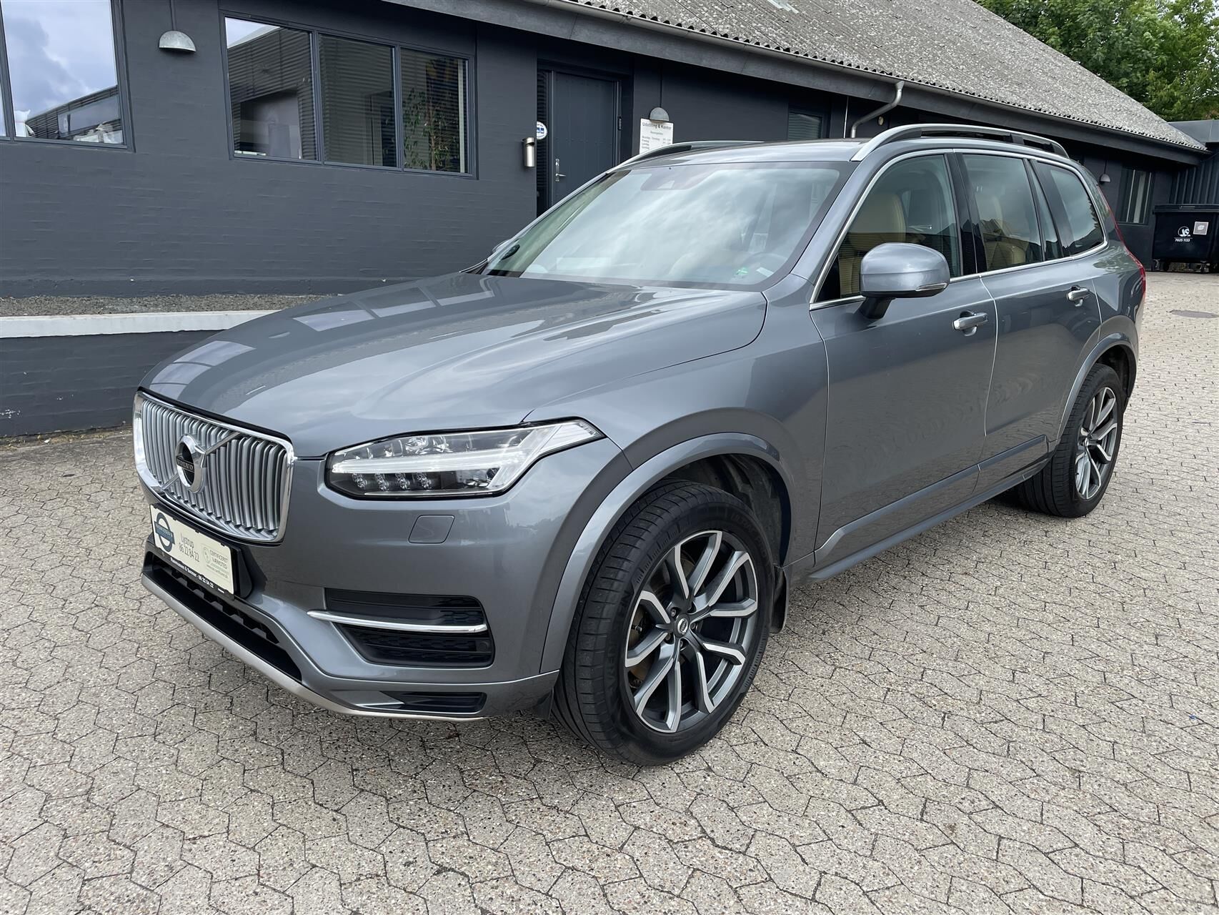 Billede af Volvo XC90 2,0 D5 Momentum AWD 225HK 5d 8g Aut.
