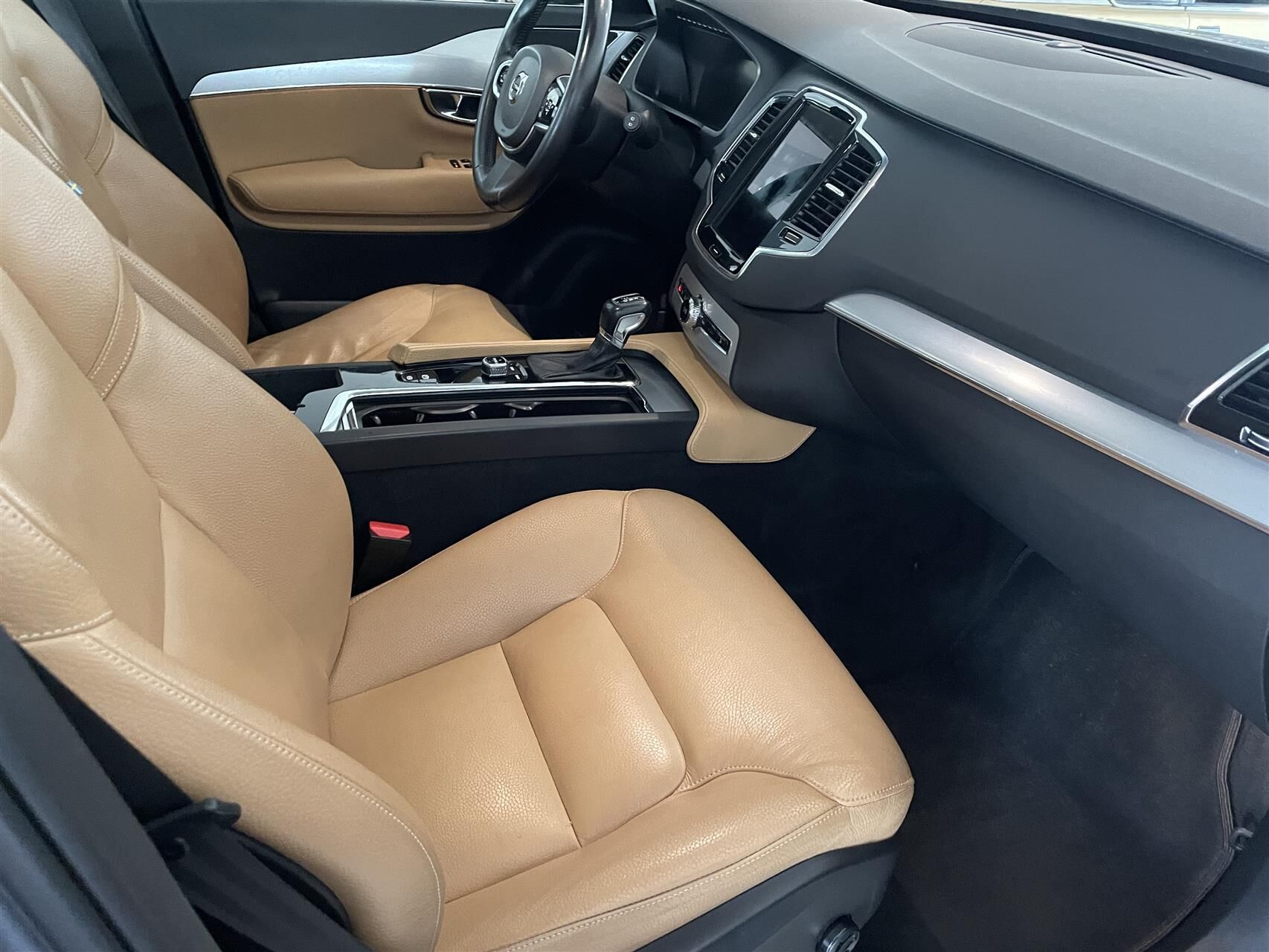 Billede af Volvo XC90 2,0 D5 Momentum AWD 225HK 5d 8g Aut.