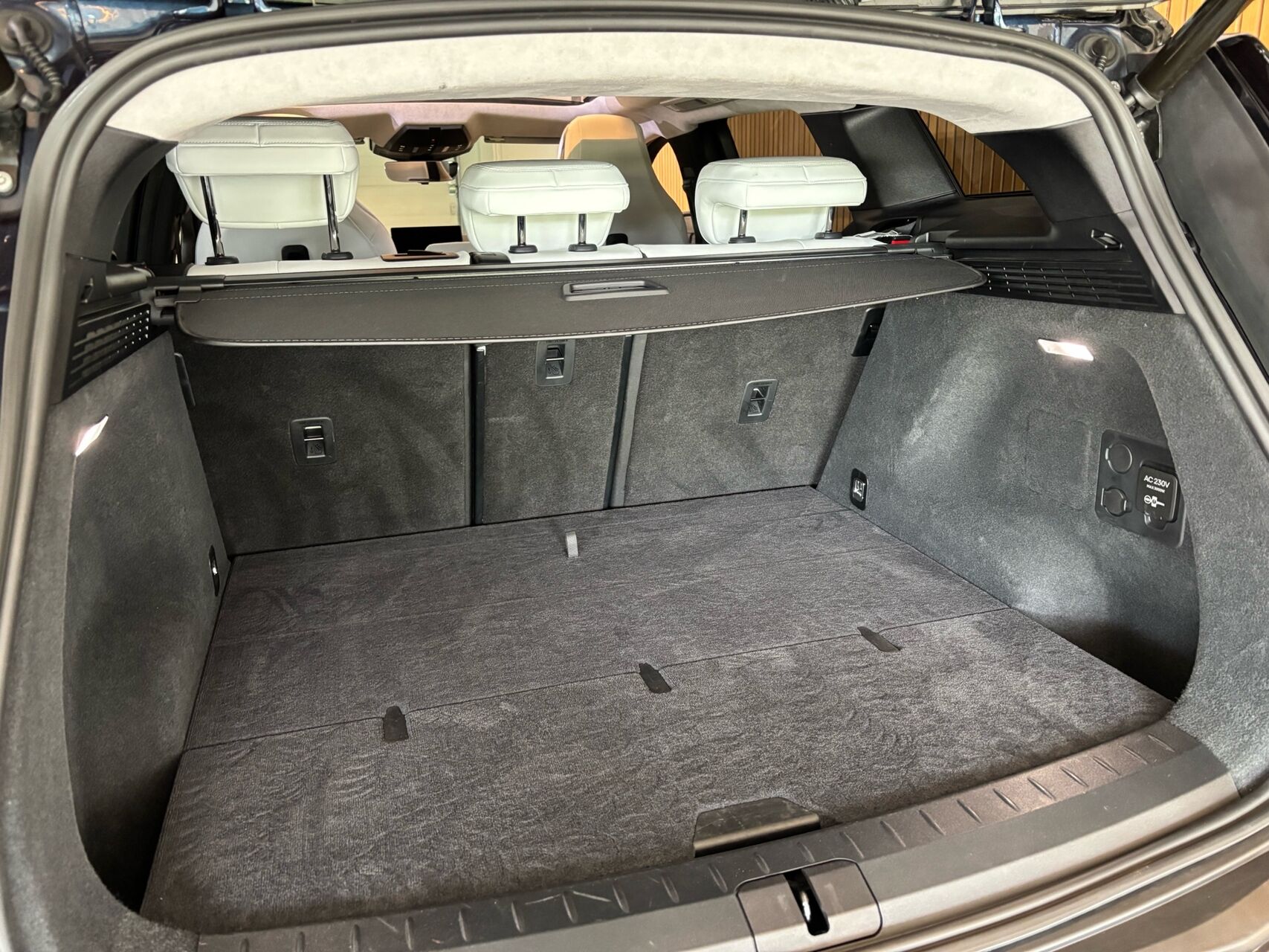 Billede af Fisker Ocean EL One 4x4 557HK 5d Aut.