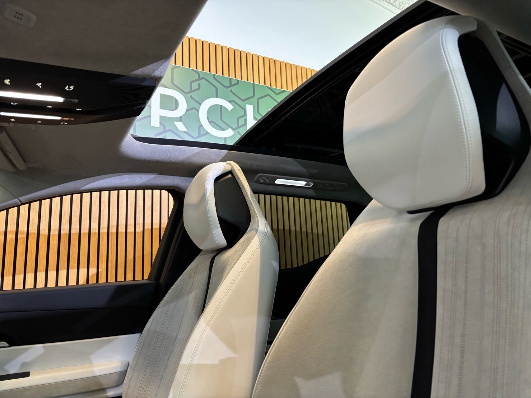Billede af Fisker Ocean EL One 4x4 557HK 5d Aut.