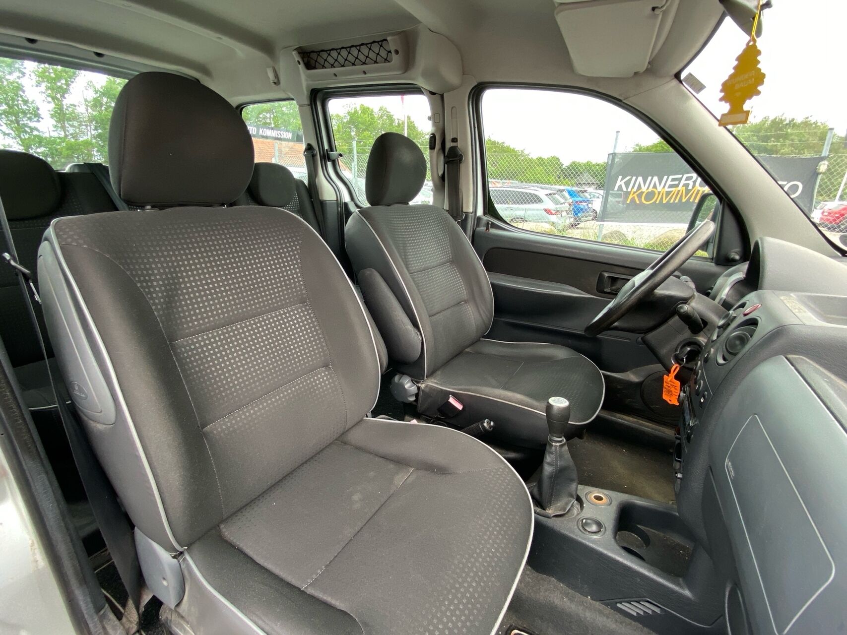 Billede af Peugeot Partner Combi 1,6 XT 110HK