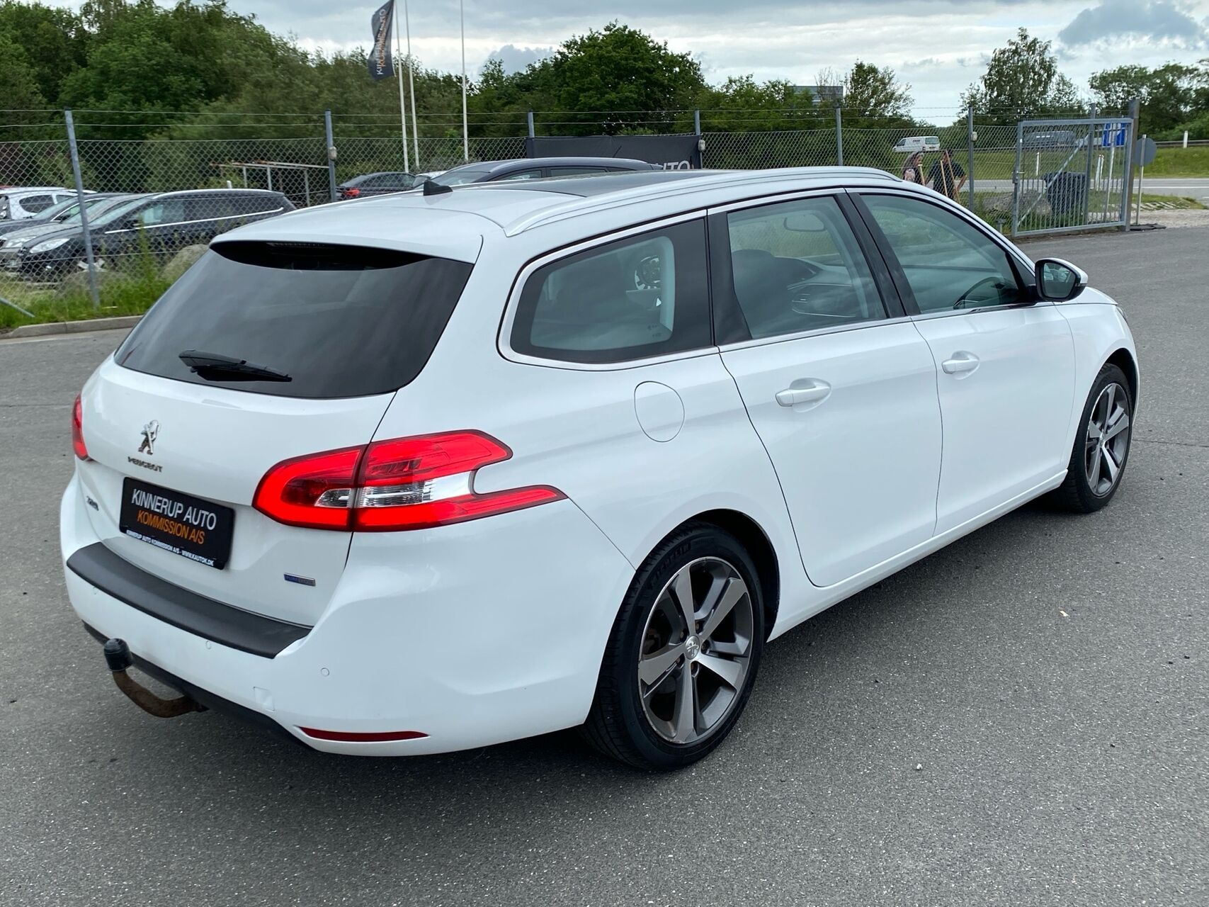 Billede af Peugeot 308 SW 1,2 e-THP Selection Sky EAT6 130HK Stc 6g Aut.