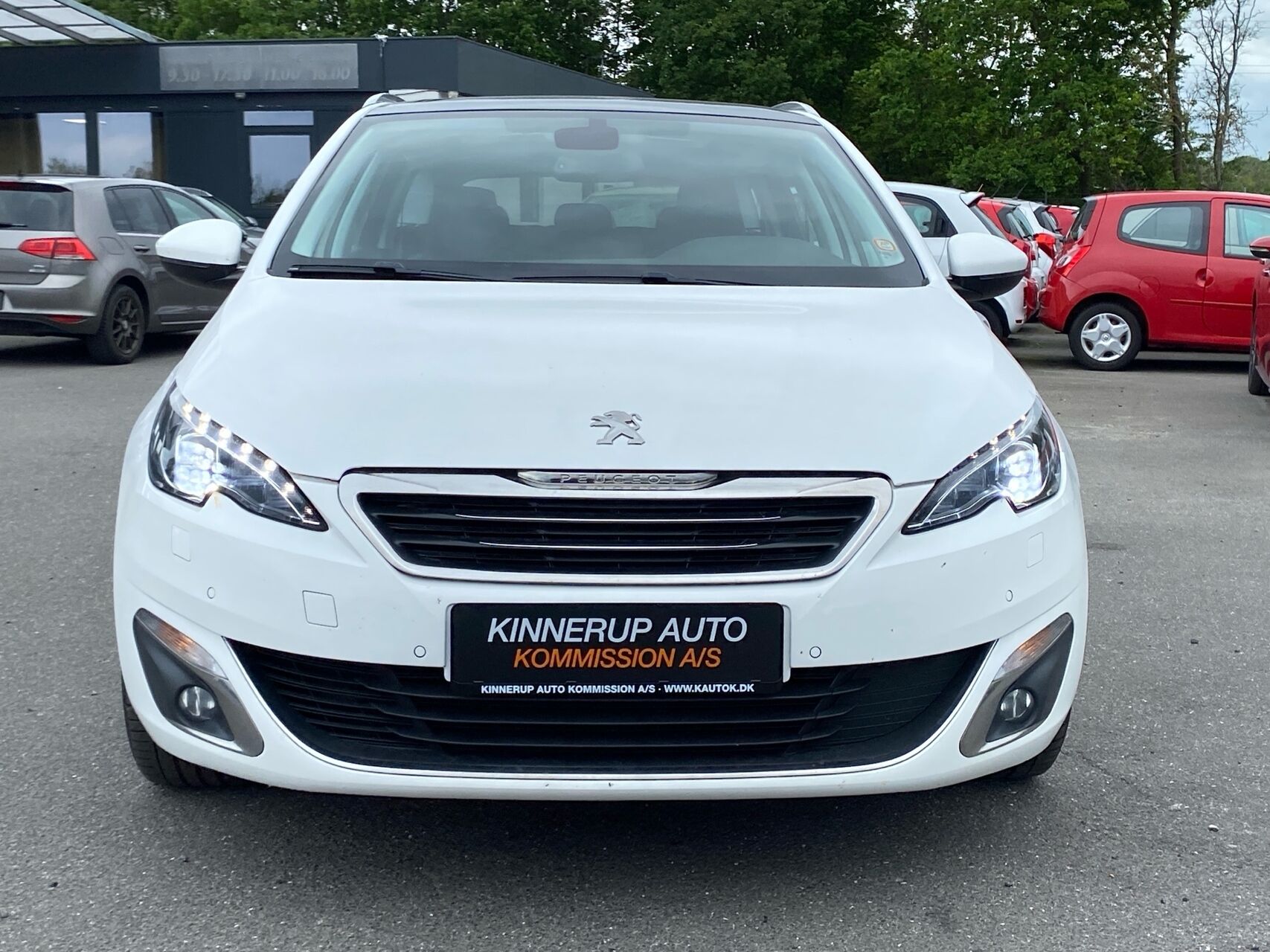 Billede af Peugeot 308 SW 1,2 e-THP Selection Sky EAT6 130HK Stc 6g Aut.