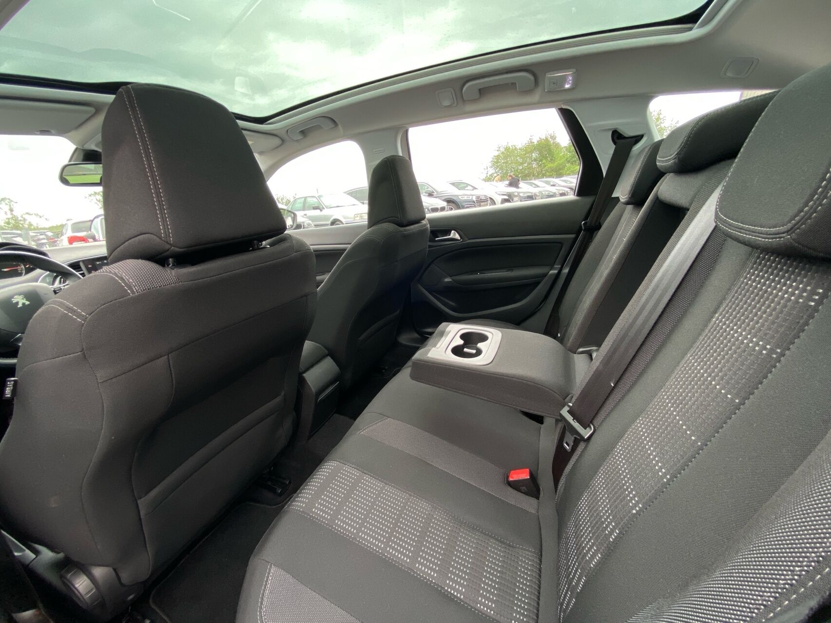 Billede af Peugeot 308 SW 1,2 e-THP Selection Sky EAT6 130HK Stc 6g Aut.